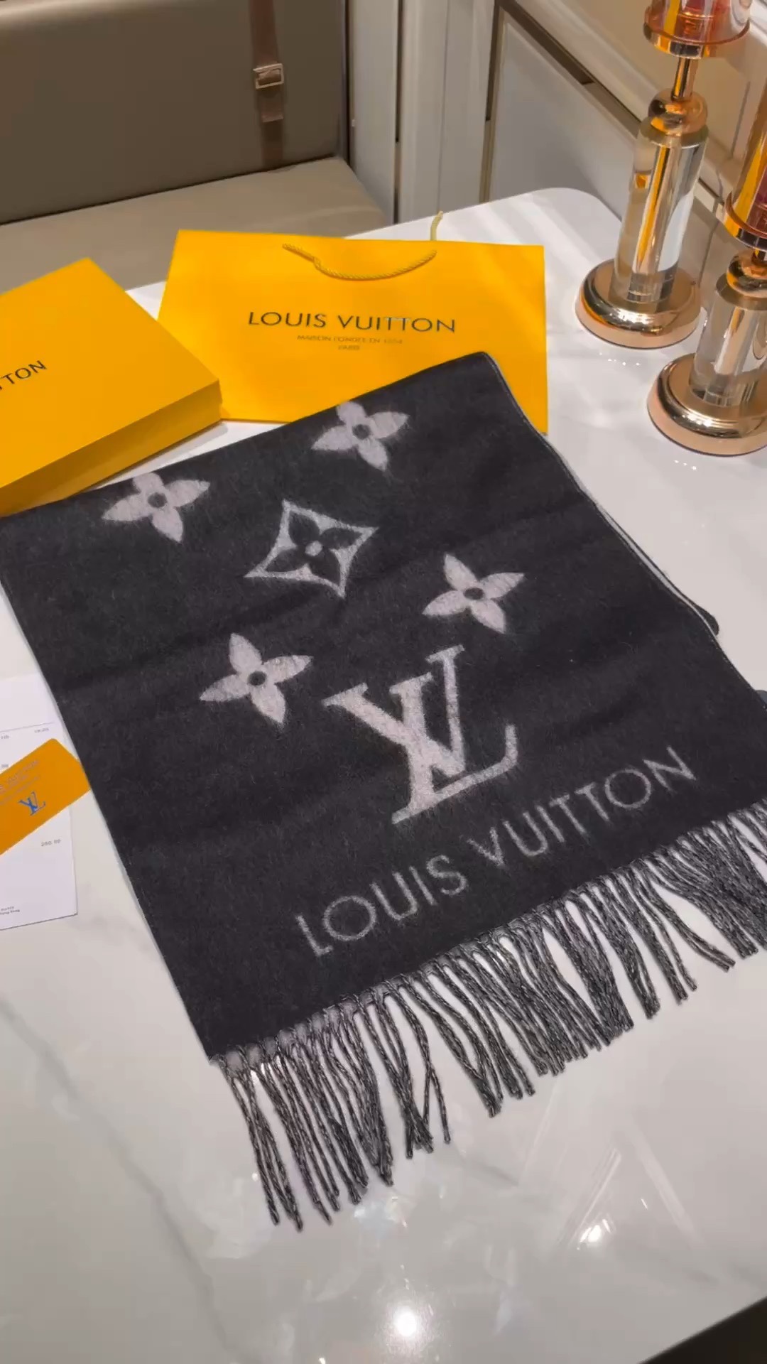 Louis Vuitton Meilleur
 Foulard Concepteur de haute qualité
 Noir Gris Cachemire