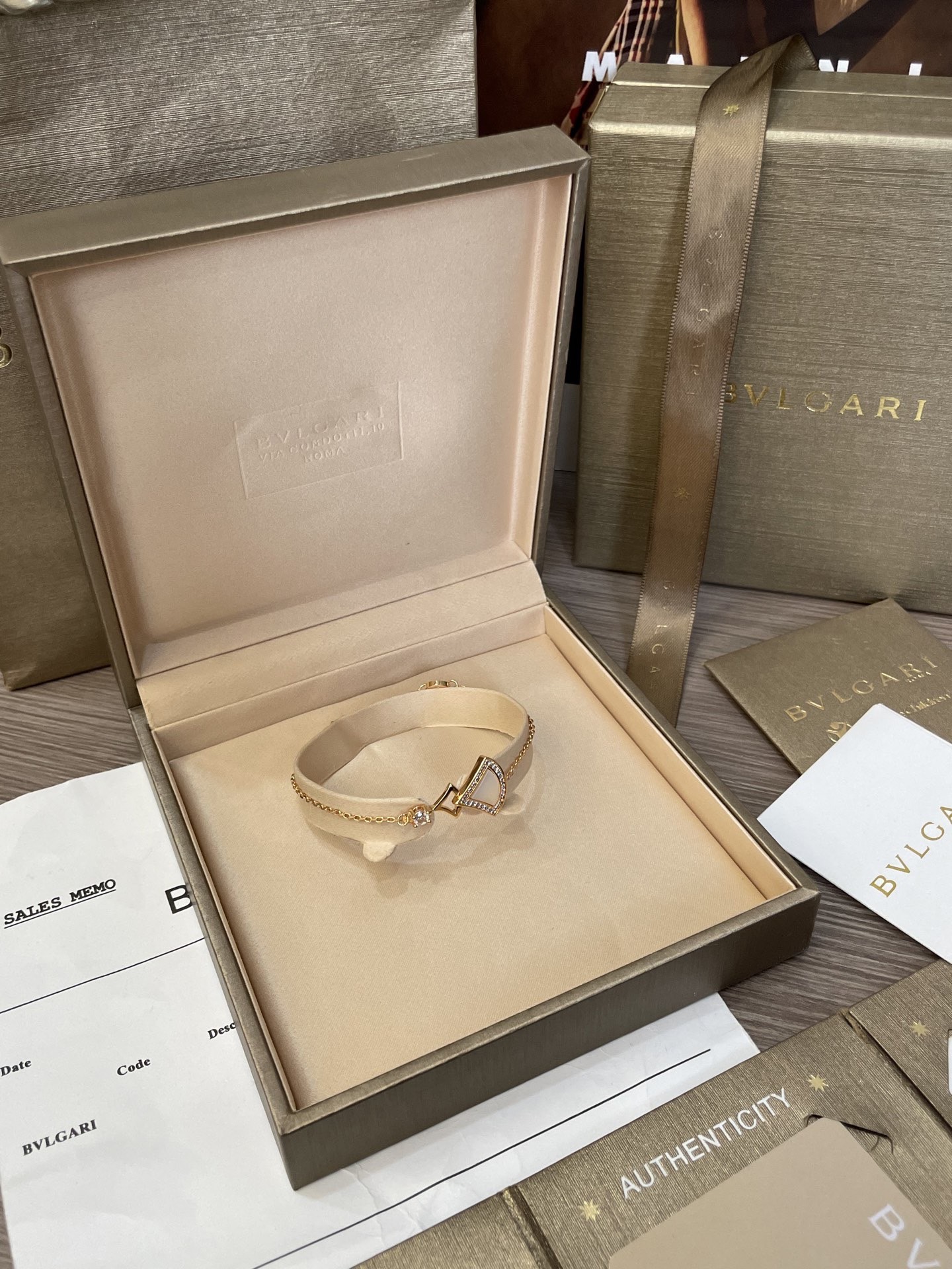 _dk49slREwIoXX1dtLh8kVvMruWOuKAtYX_by1ew