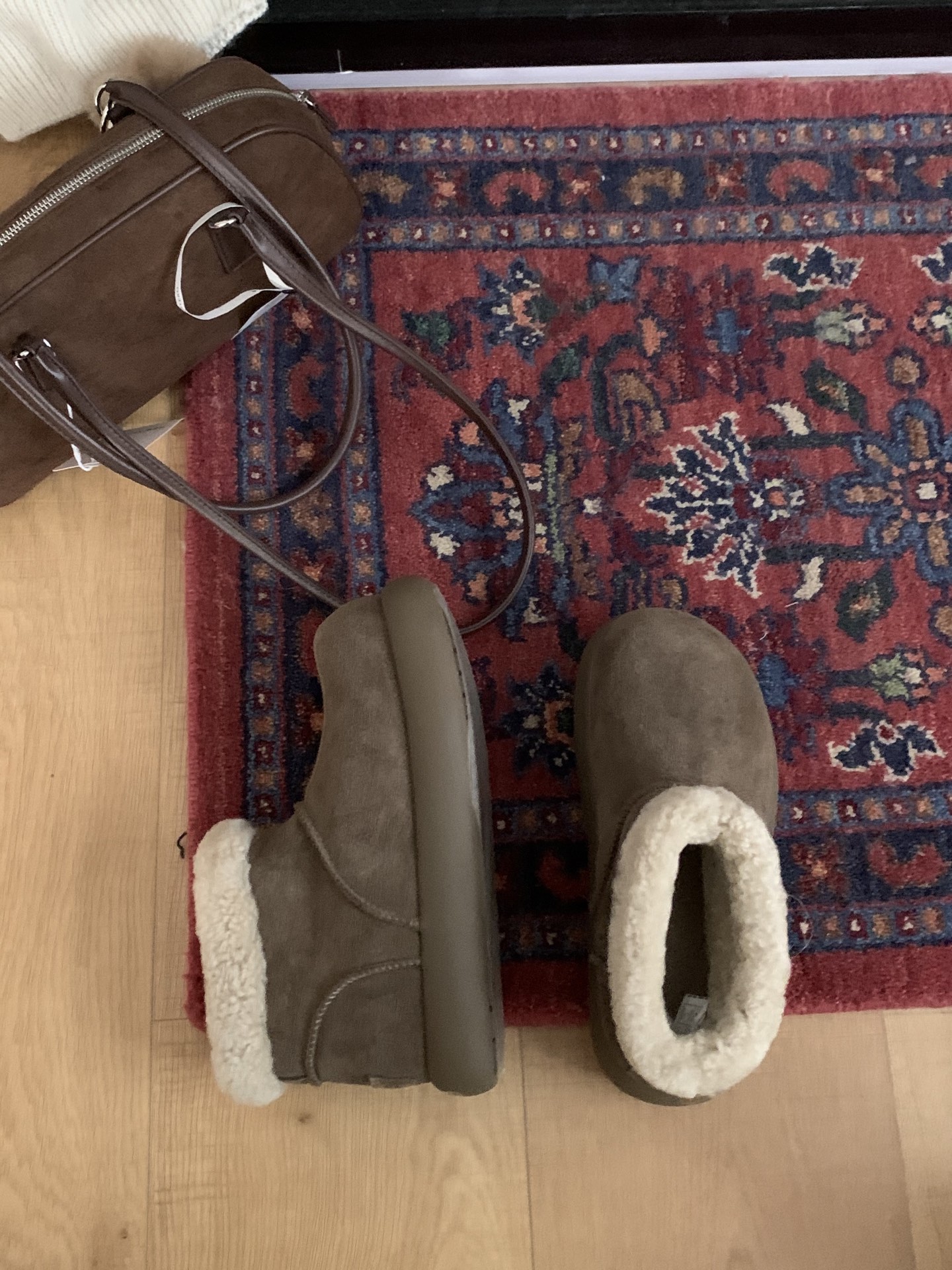 🔥【厚底！厚底！】UGG土豆短靴卷毛四色美拉德色女孩的梦中情靴全手工制作头层牛反绒 内里泰迪羊卷毛搭配超