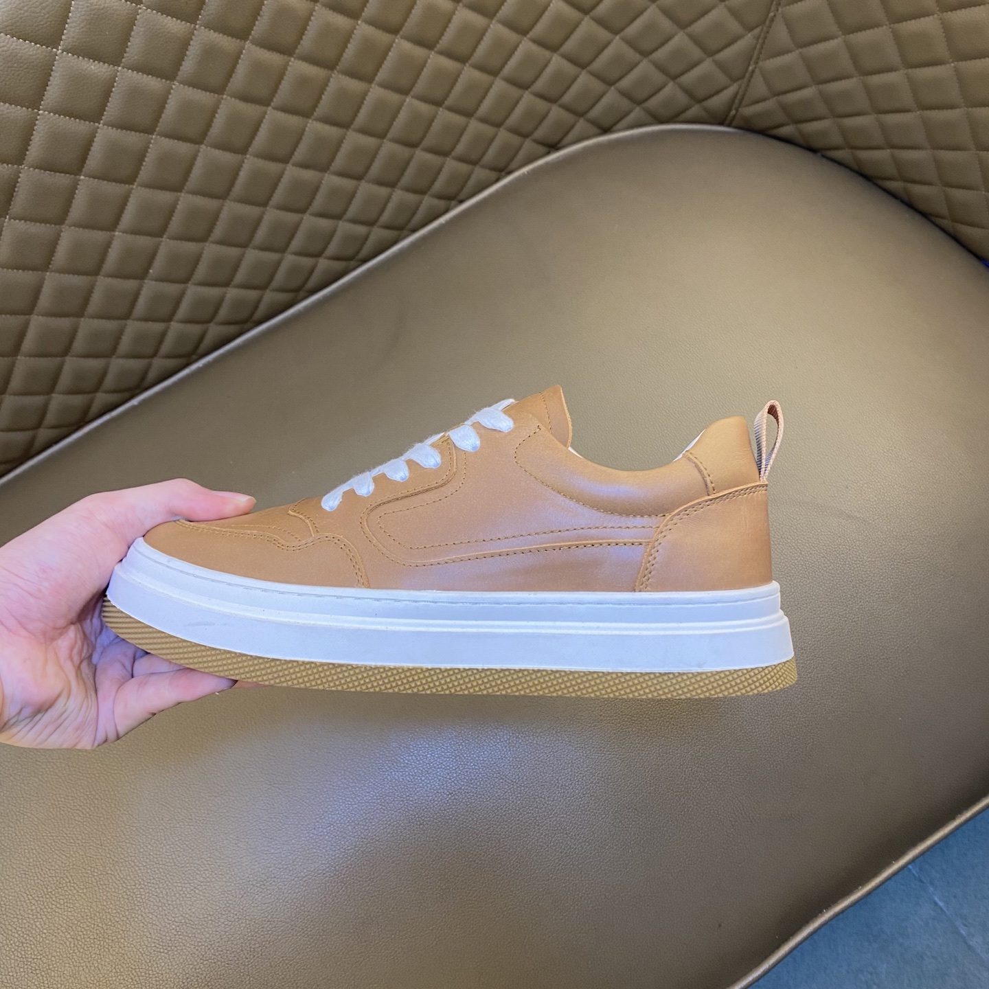 Prada Style Leather Men's Shoes style reference detail image 8 from source 781908