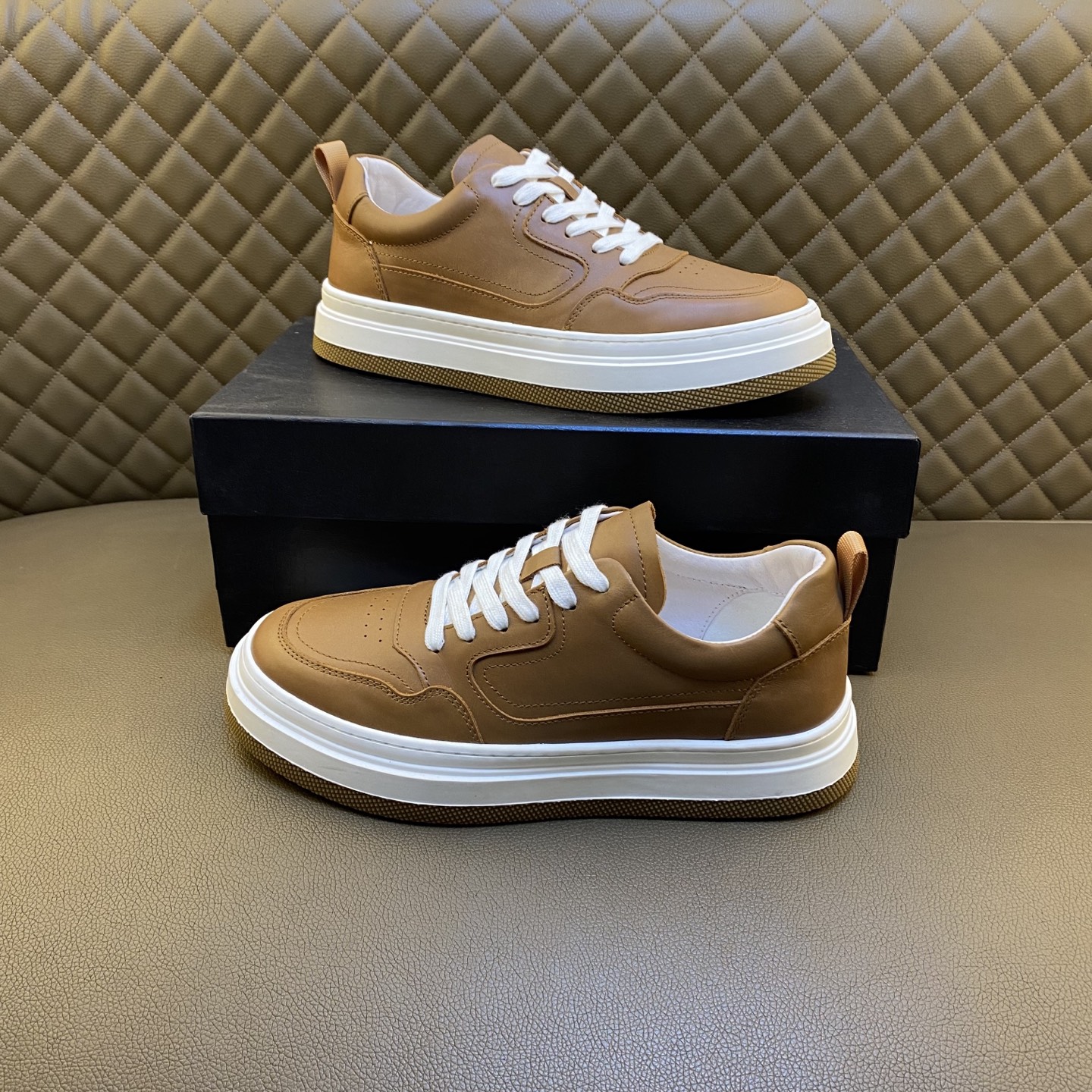 Prada Style Leather Men's Shoes style reference detail image 5 from source 781908