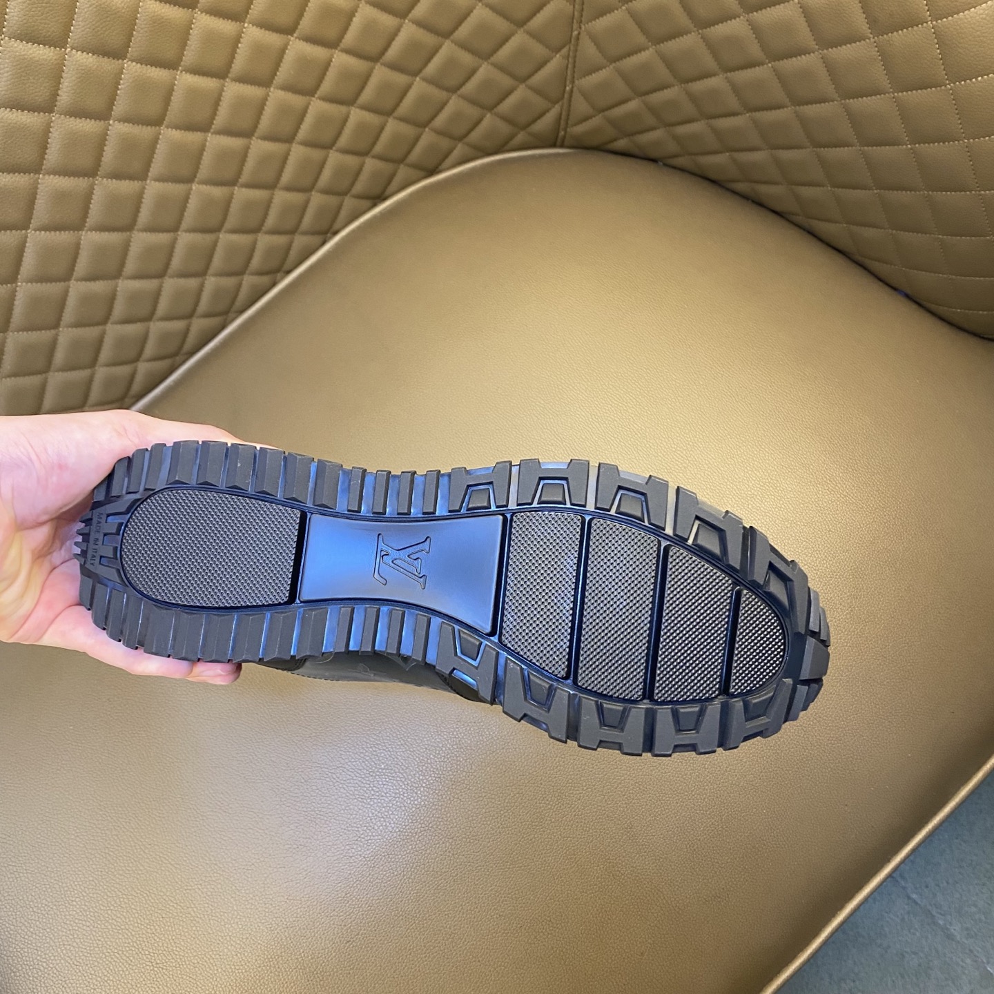LV Style Leather Men's Shoes style reference detail image 8 from source 780813