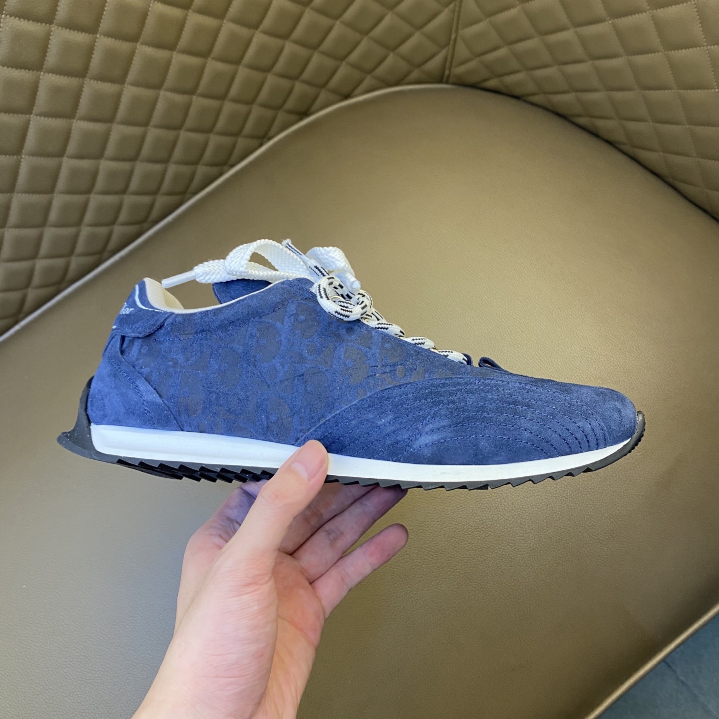 Dior Style Leather Men's Shoes style reference detail image 7 from source 782335