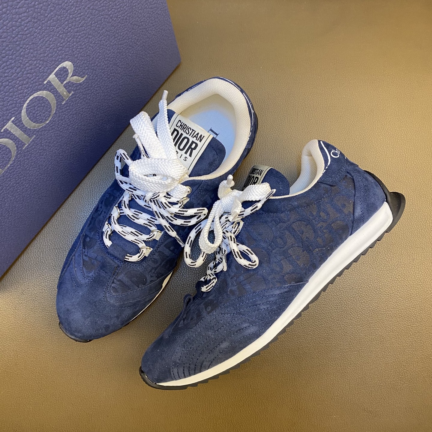 Dior Style Leather Men's Shoes style reference detail image 4 from source 782335
