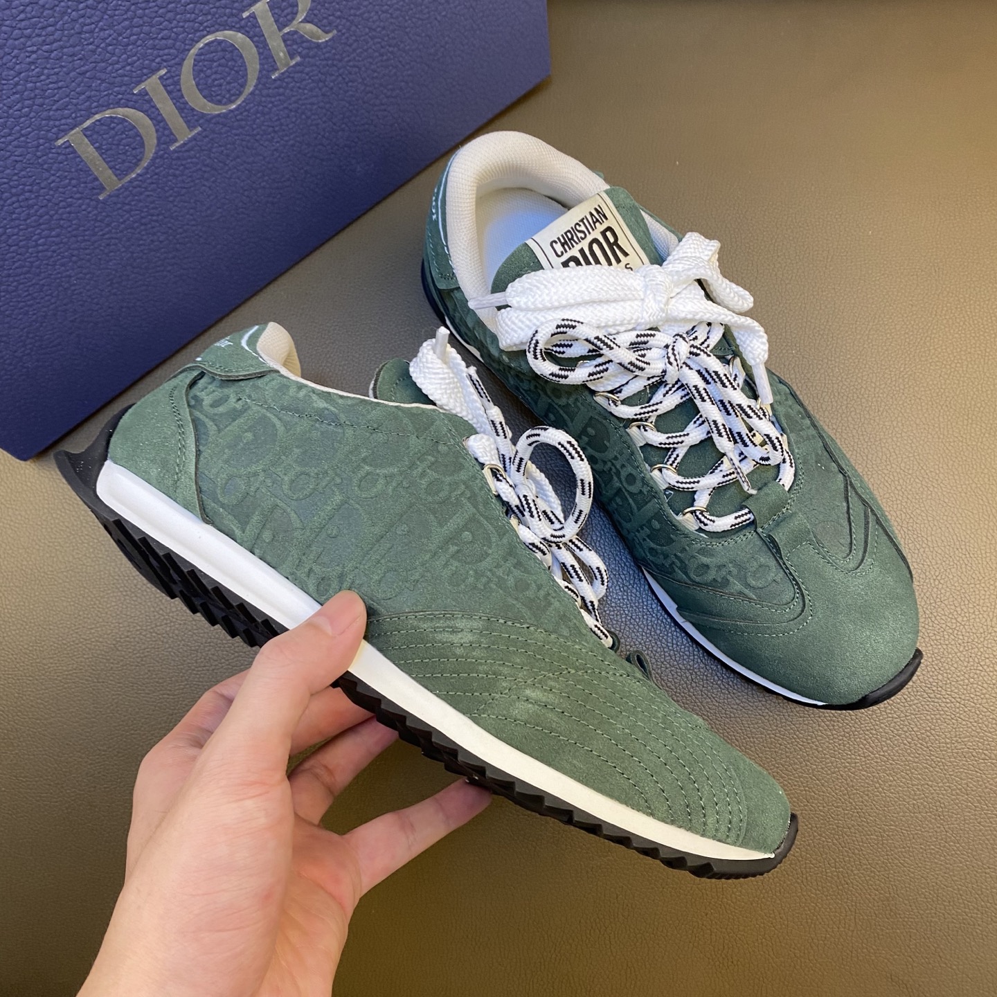 Dior Style Leather Men's Shoes style reference detail image 3 from source 782336