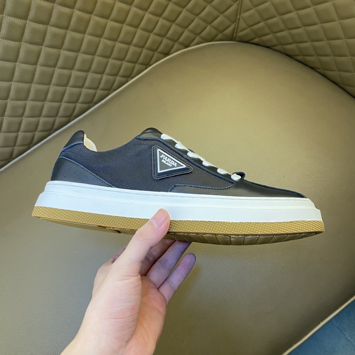 Prada Style Leather Men's Shoes style reference detail image 7 from source 781953