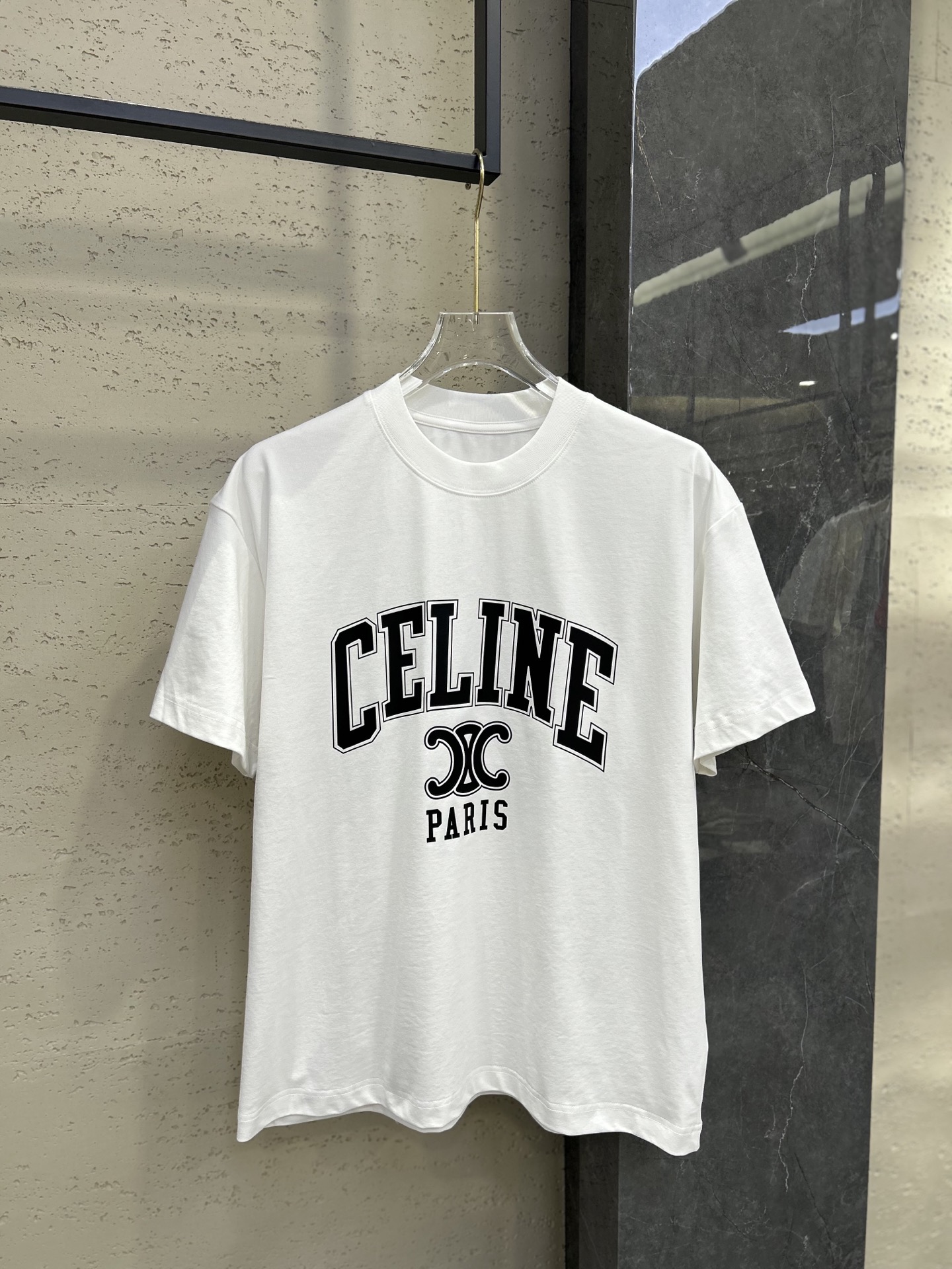 CE - 赛琳大字母印花图案短袖tee guanwang同款 简单大气印花字母 男女同款 不挑人 面料采用索罗娜&棉 230克重 有抑菌和防晒作用 不变型、不缩水、不掉色 码数S-XL 价格73