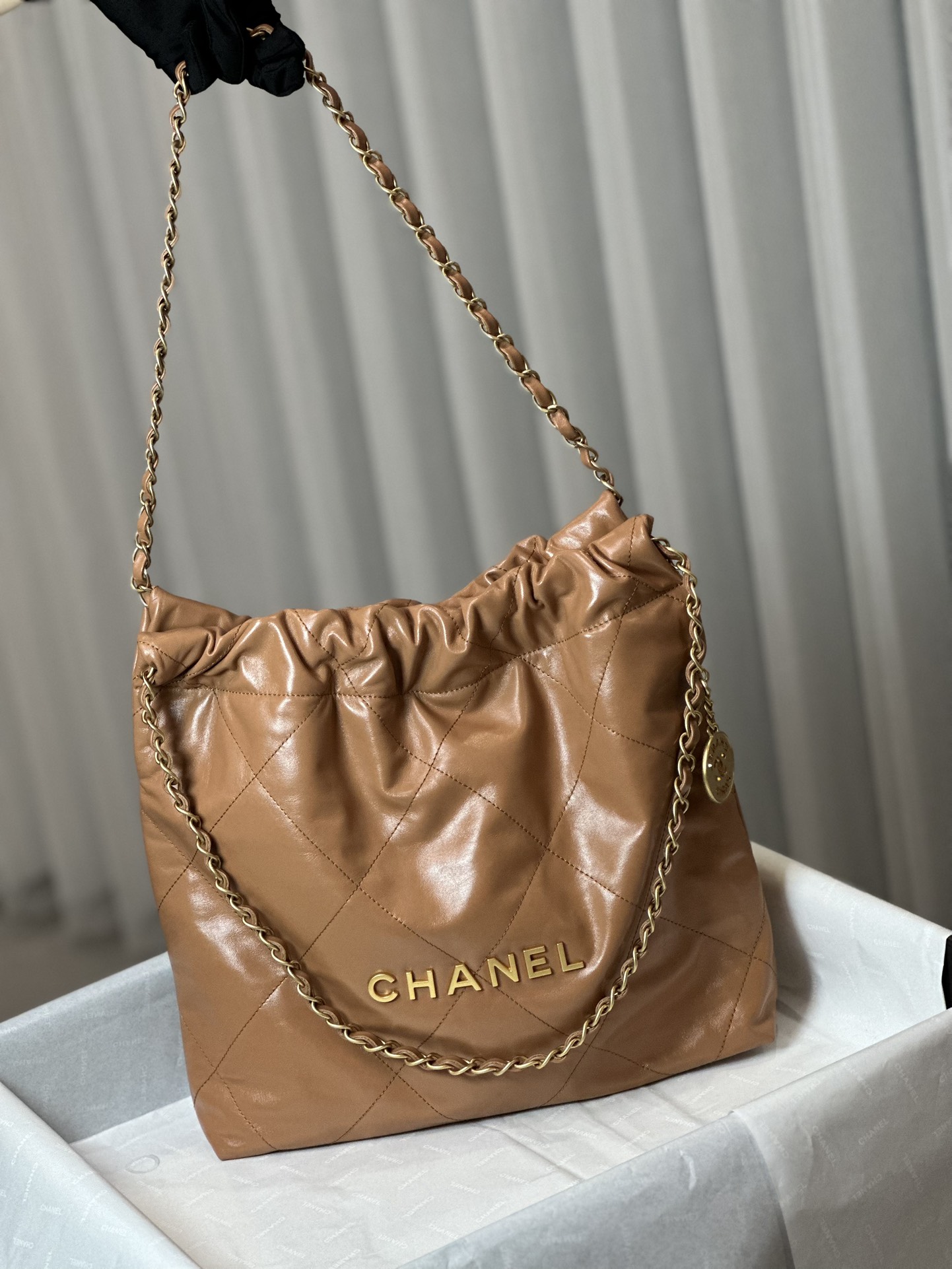 Chanel Tassen Schoudertas Karamel Goud Unisex Koeienhuid Vintage