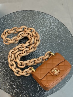 Chanel Classic Flap Bag Crossbody & Shoulder Bags Caramel Gold Lambskin Sheepskin Fall/Winter Collection Chains