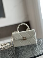 Chanel Crossbody & Shoulder Bags cheap online Best Designer
 Cowhide Vintage Chains