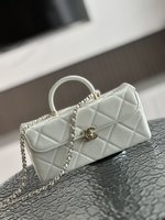Chanel Fake
 Crossbody & Shoulder Bags Cowhide Vintage Chains
