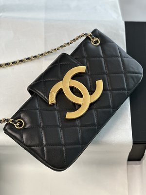 Chanel Perfect  Crossbody & Shoulder Bags Black Lambskin Sheepskin Spring Collection Vintage Baguette