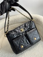 Chanel Luxury
 Messenger Bags Black Cowhide Vintage Casual