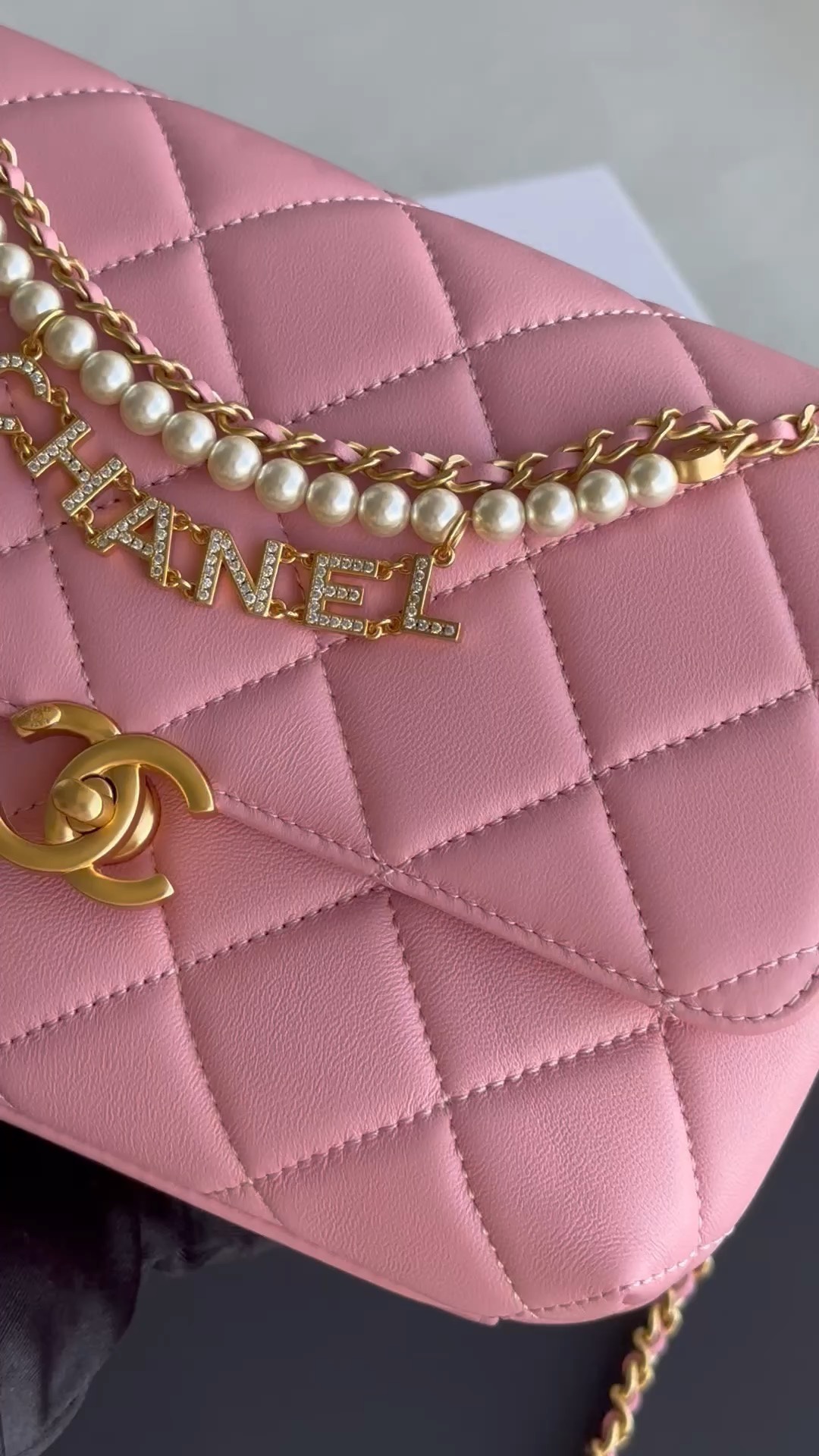 What 1:1 replica
 Chanel Classic Flap Bag Crossbody & Shoulder Bags Pink Chains