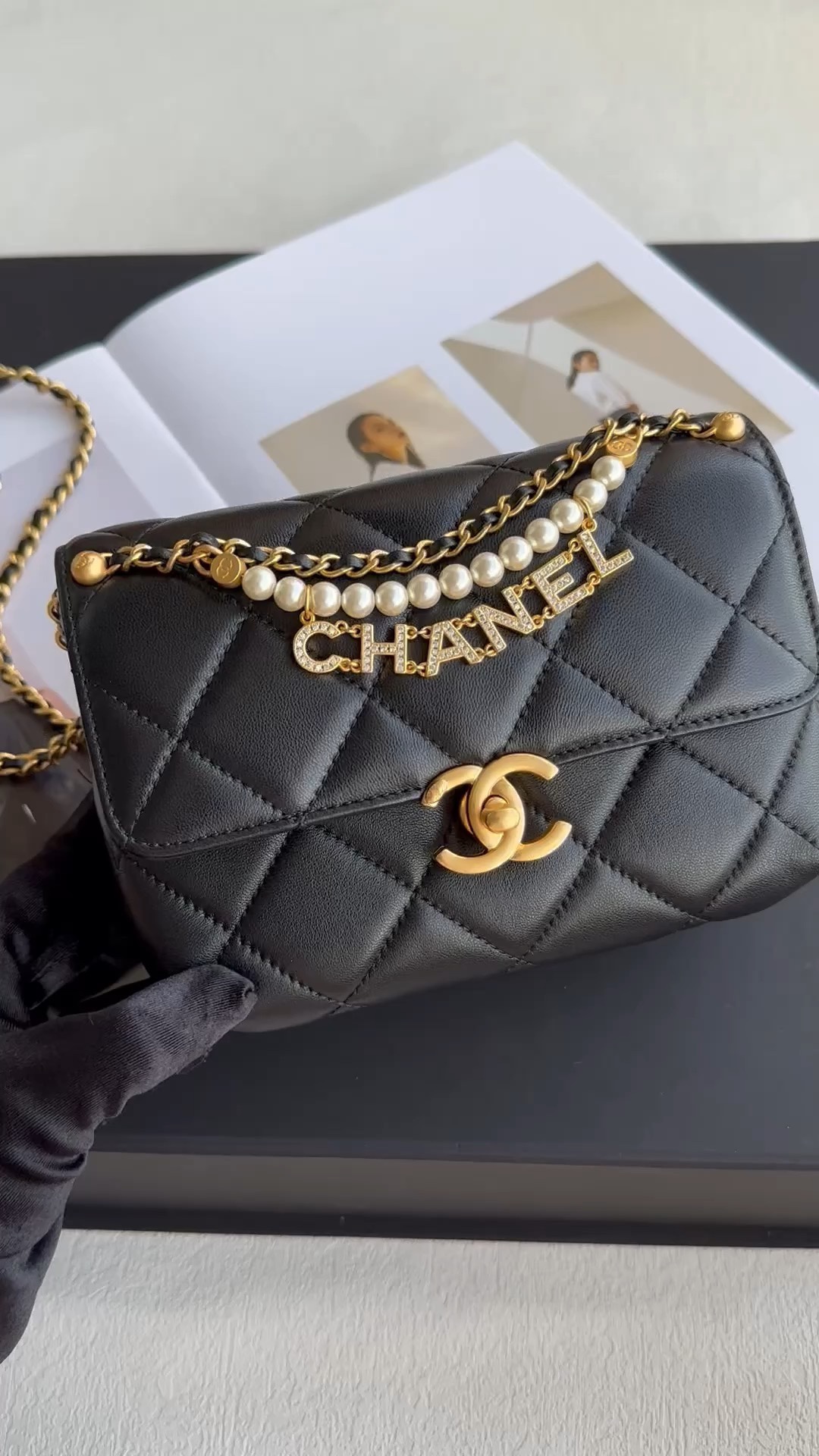 Chanel Classic Flap Bag Crossbody & Shoulder Bags Black Chains