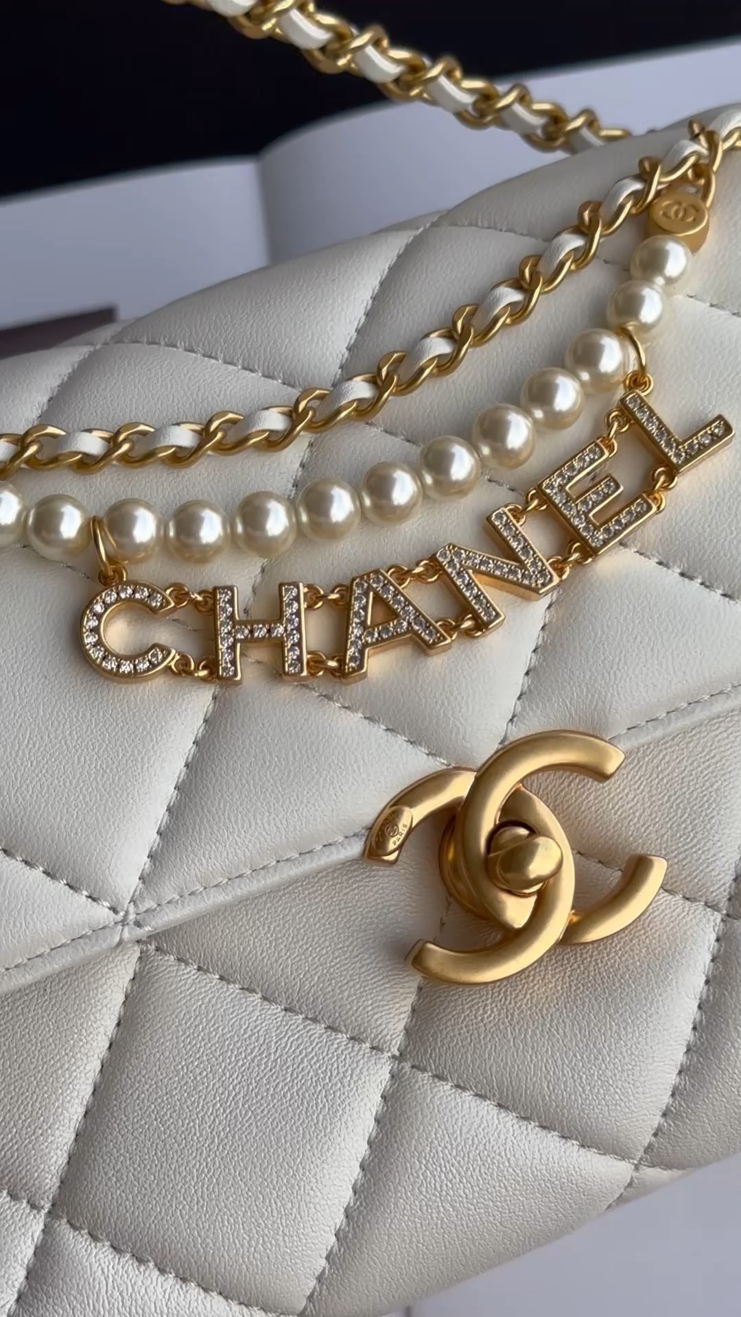 Chanel Classic Flap Bag Crossbody & Shoulder Bags High Quality 1:1 Replica
 White Chains