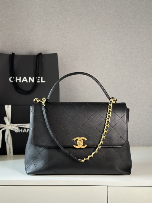 Chanel 25s Flap Bag: A Timeless Handbag With A Spacious Interior 1 Chanel 25s Flap Bag: A Timeless Handbag With A Spacious Interior
