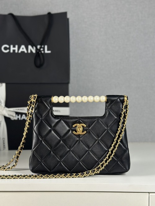 Chanel 25p Spring/Summer Pearl Handle Flap Bag - Elegant Evening Clutch 1 Chanel 25p Spring/Summer Pearl Handle Flap Bag - Elegant Evening Clutch