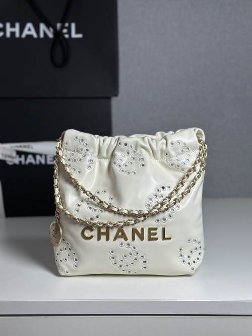 Chanel Mini 22 Bag 25s White Leather with Chain, Removable Strap - 20cm 1 Chanel Mini 22 Bag 25s White Leather with Chain, Removable Strap - 20cm