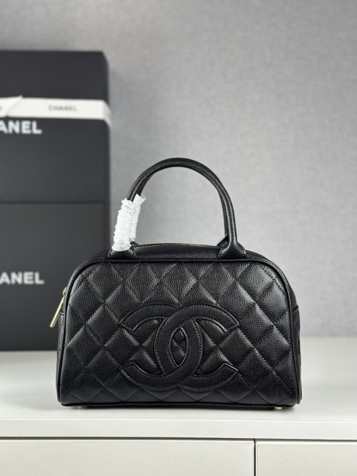 Chanel Bowling Bag Jennie Edition Vintage Style, Black, 27 x 9 x 16 cm 1 Chanel Bowling Bag Jennie Edition Vintage Style, Black, 27 x 9 x 16 cm