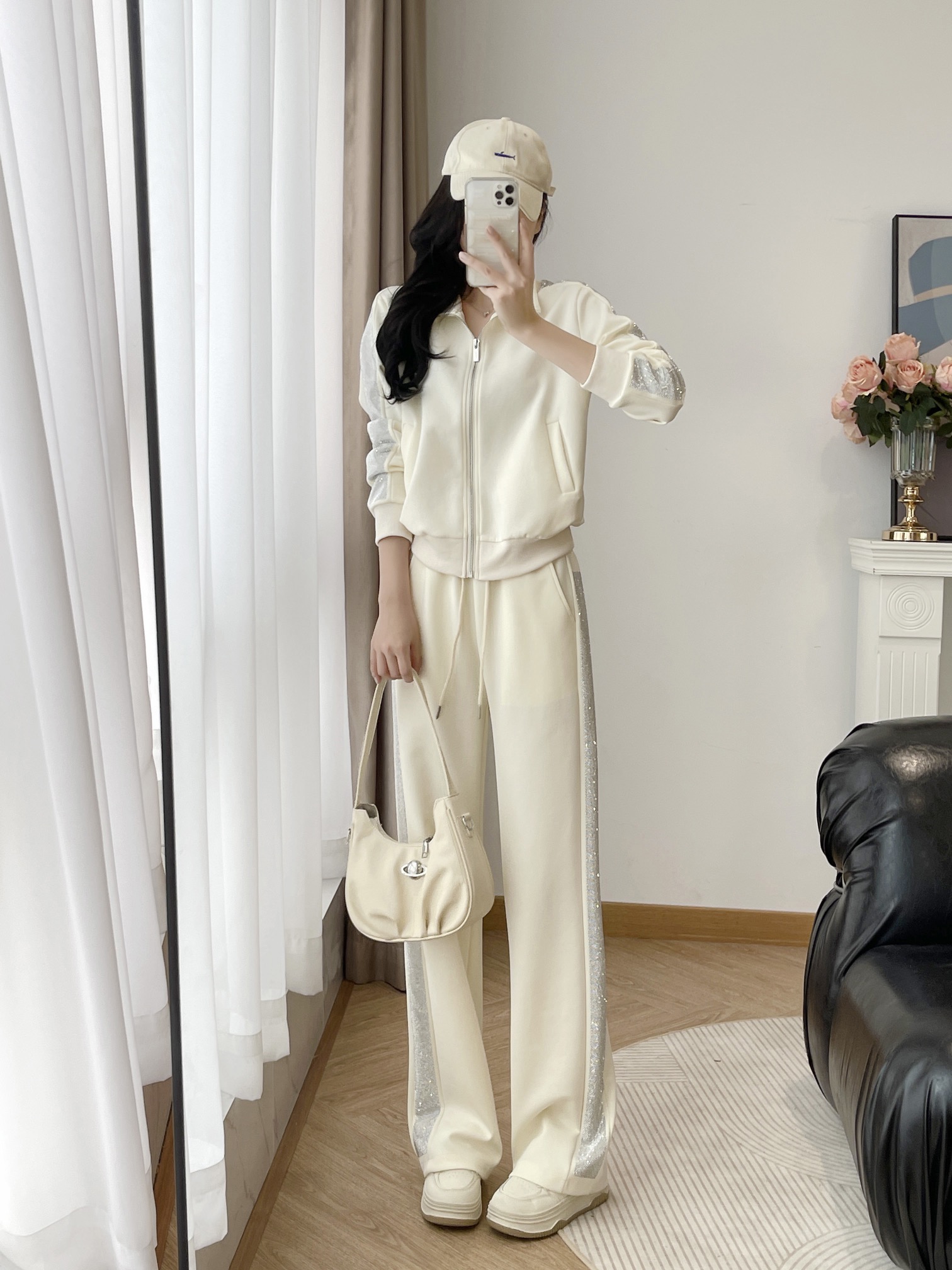2024 Prada Female Suit: High-Quality Exchange Support, Cotton-Coated, Hot-Drilling Process - 图片 7