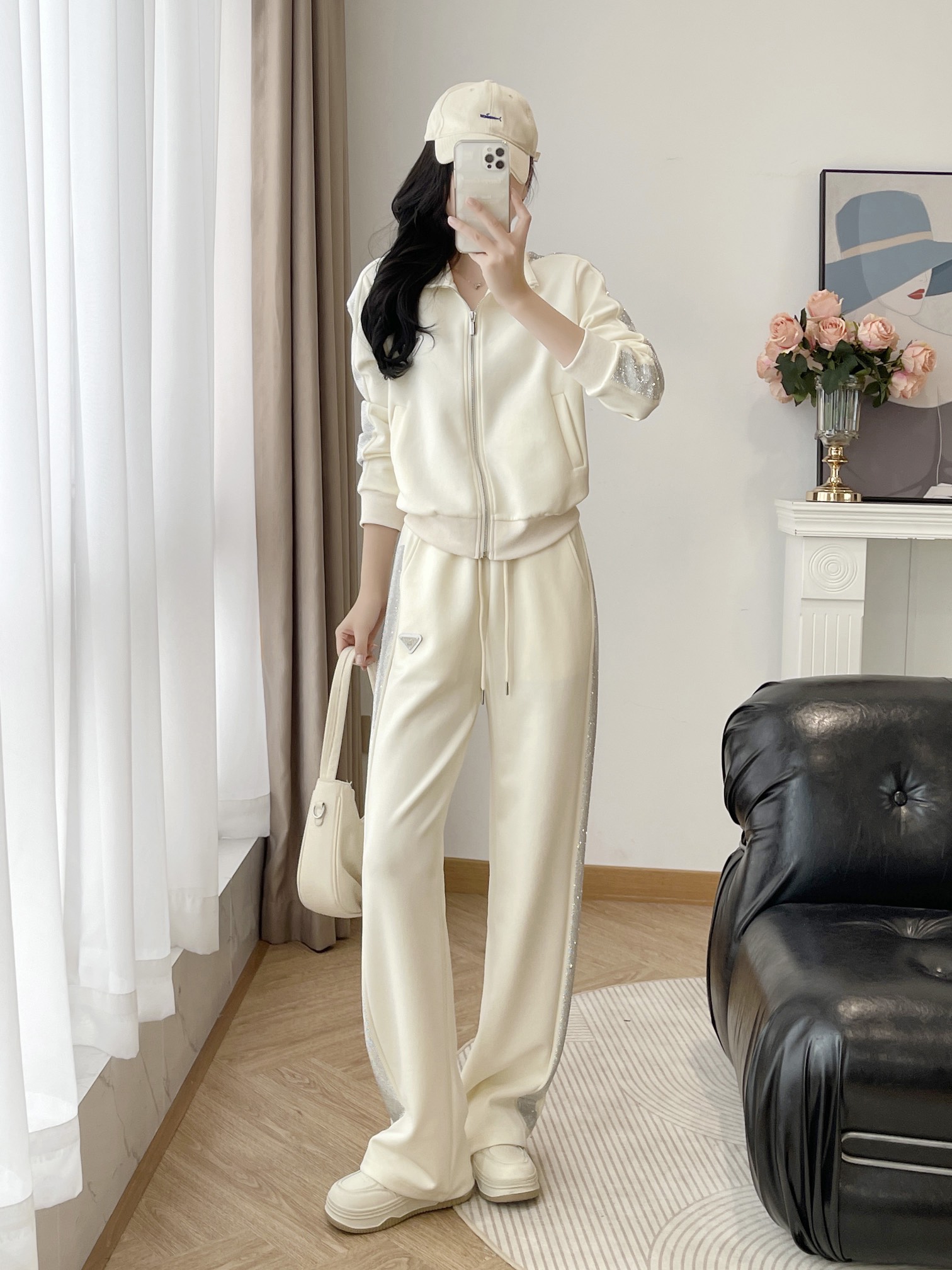 2024 Prada Female Suit: High-Quality Exchange Support, Cotton-Coated, Hot-Drilling Process - 图片 8