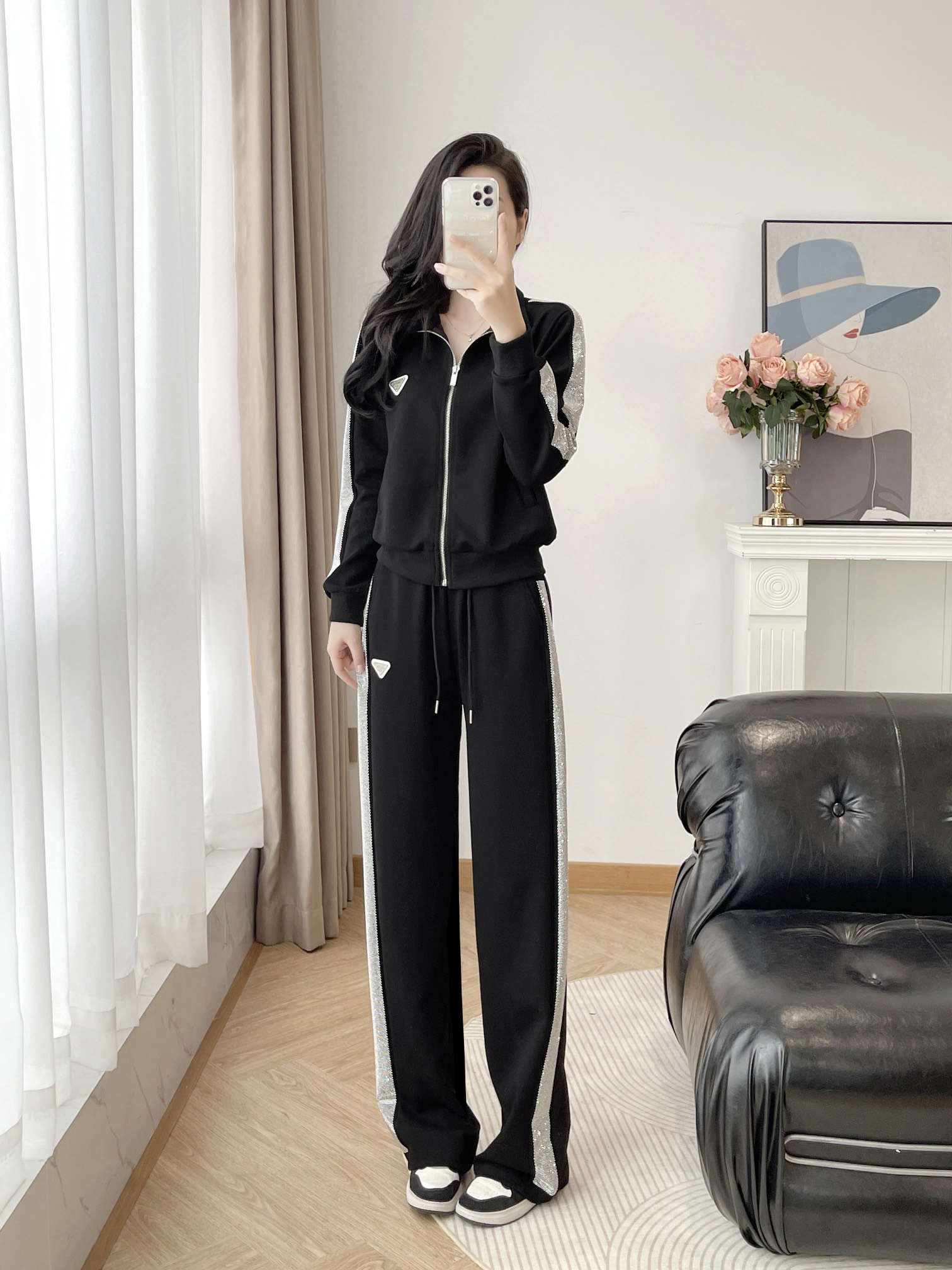 2024 Prada Female Suit: High-Quality Cotton-Coated, Stylish Fashion in Almond Black - 图片 8