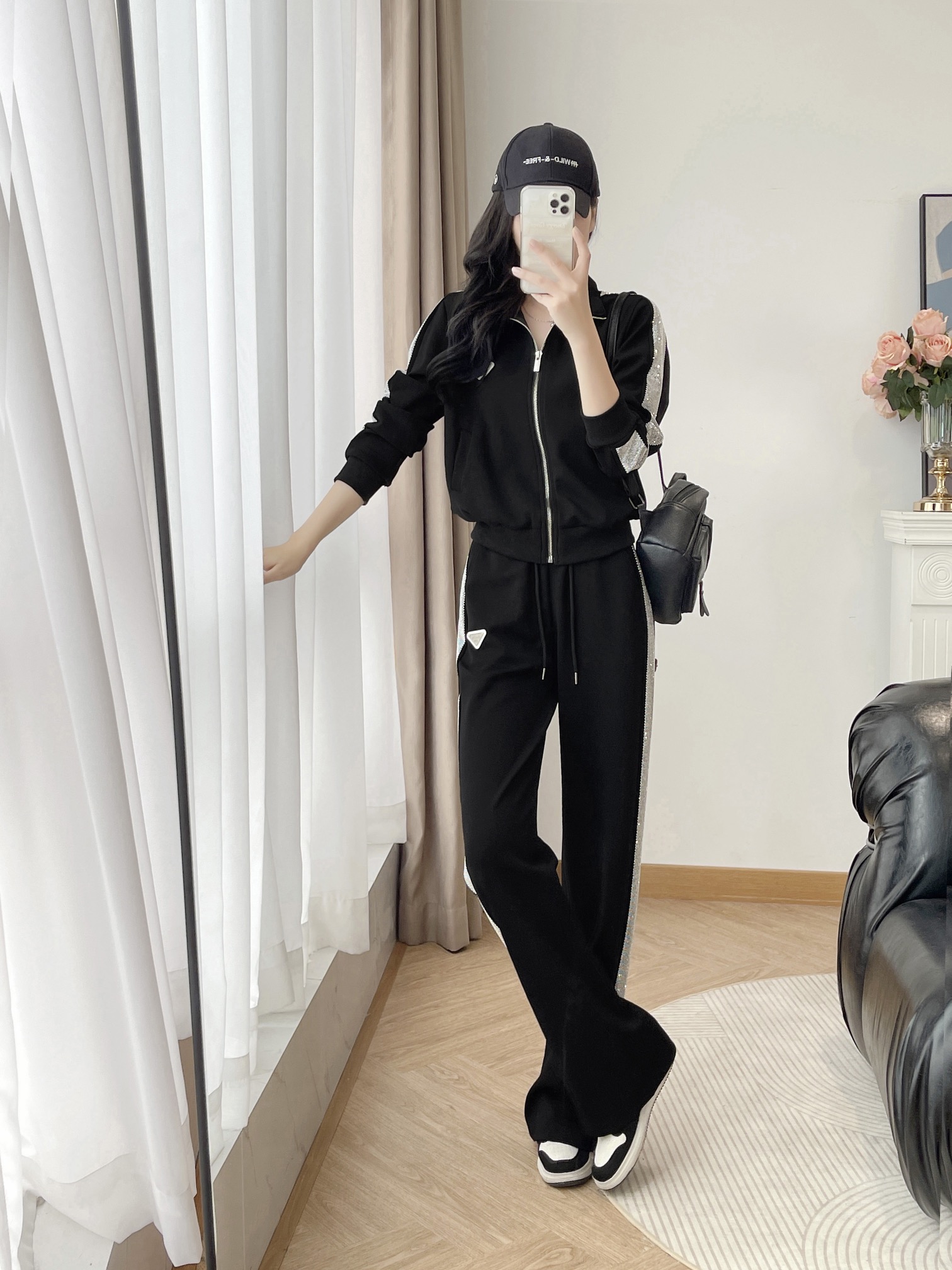 2024 Prada Female Suit: High-Quality Cotton-Coated, Stylish Fashion in Almond Black - 图片 6