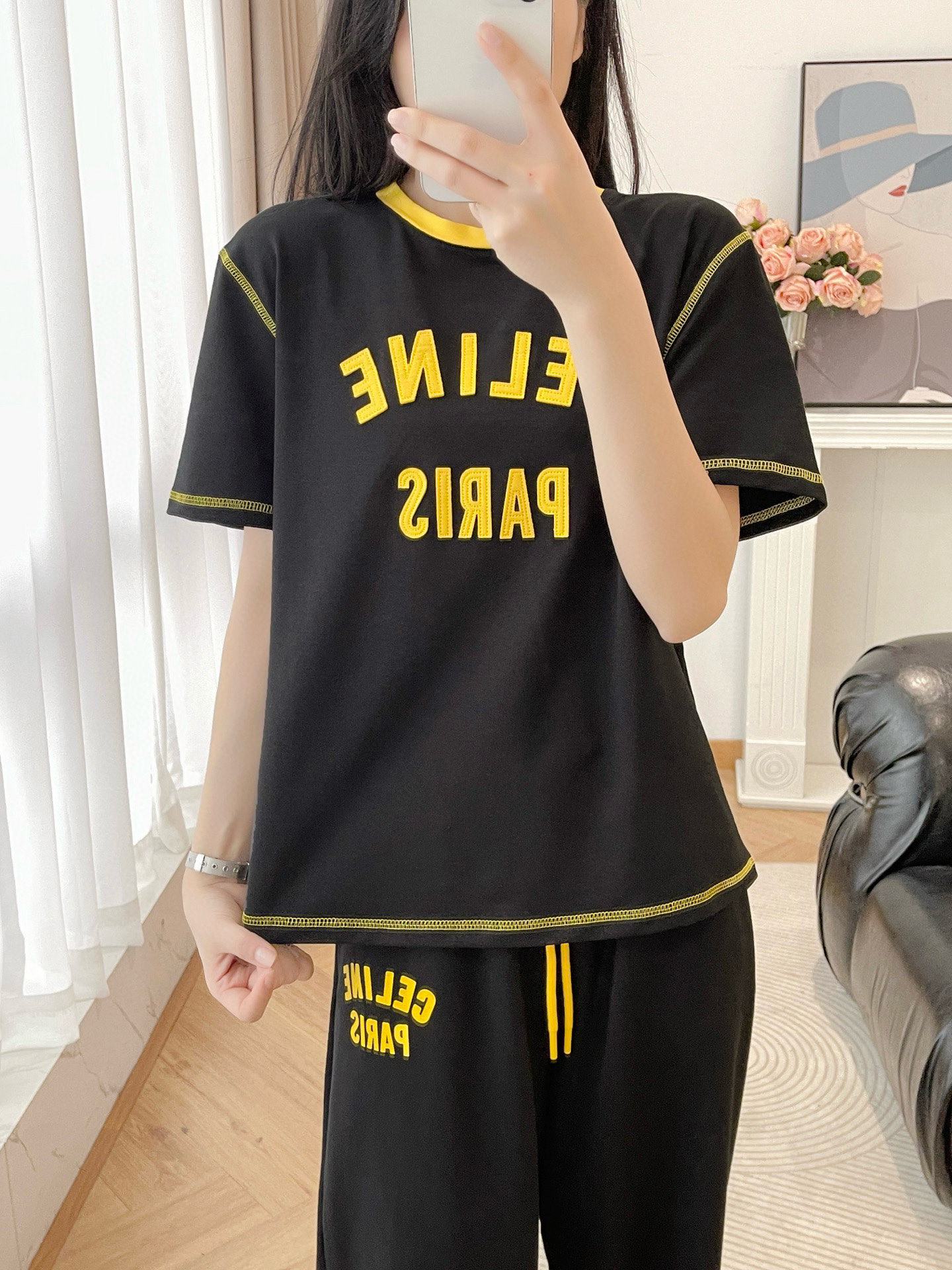 High-Quality Women’s Suit with Heavy-Pressure Embroidery by Céline in Various Sizes - 图片 3