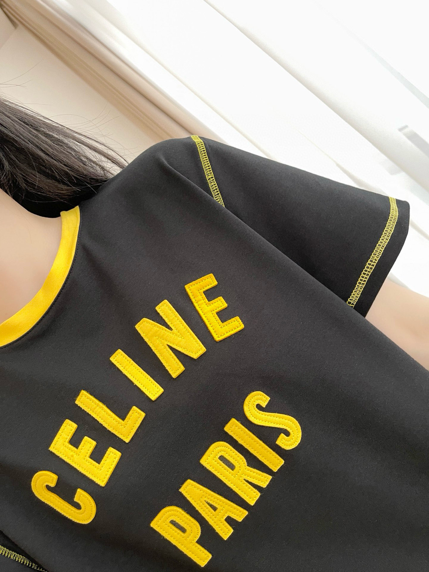 High-Quality Women’s Suit with Heavy-Pressure Embroidery by Céline in Various Sizes - 图片 6