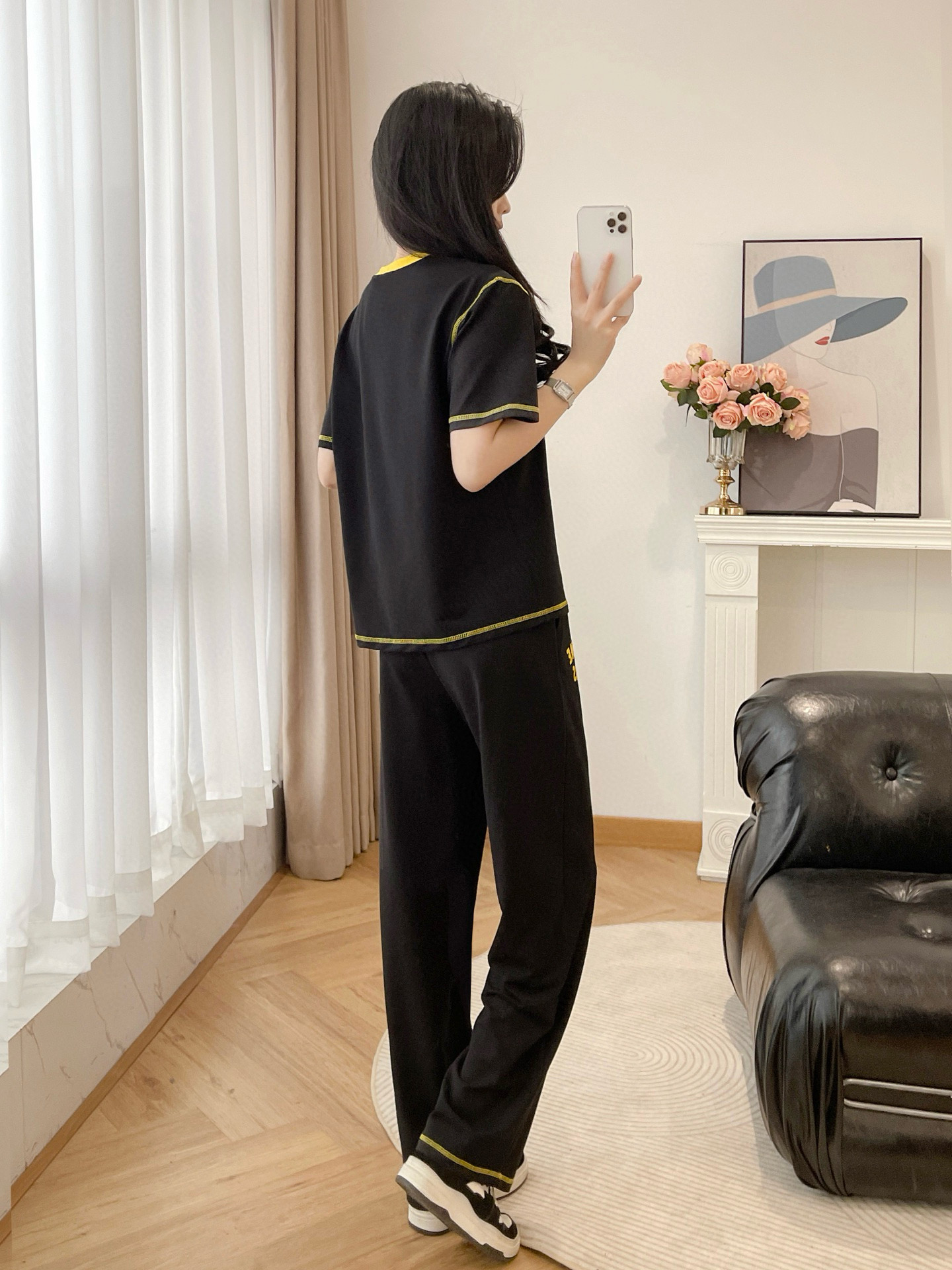 High-Quality Women’s Suit with Heavy-Pressure Embroidery by Céline in Various Sizes - 图片 2