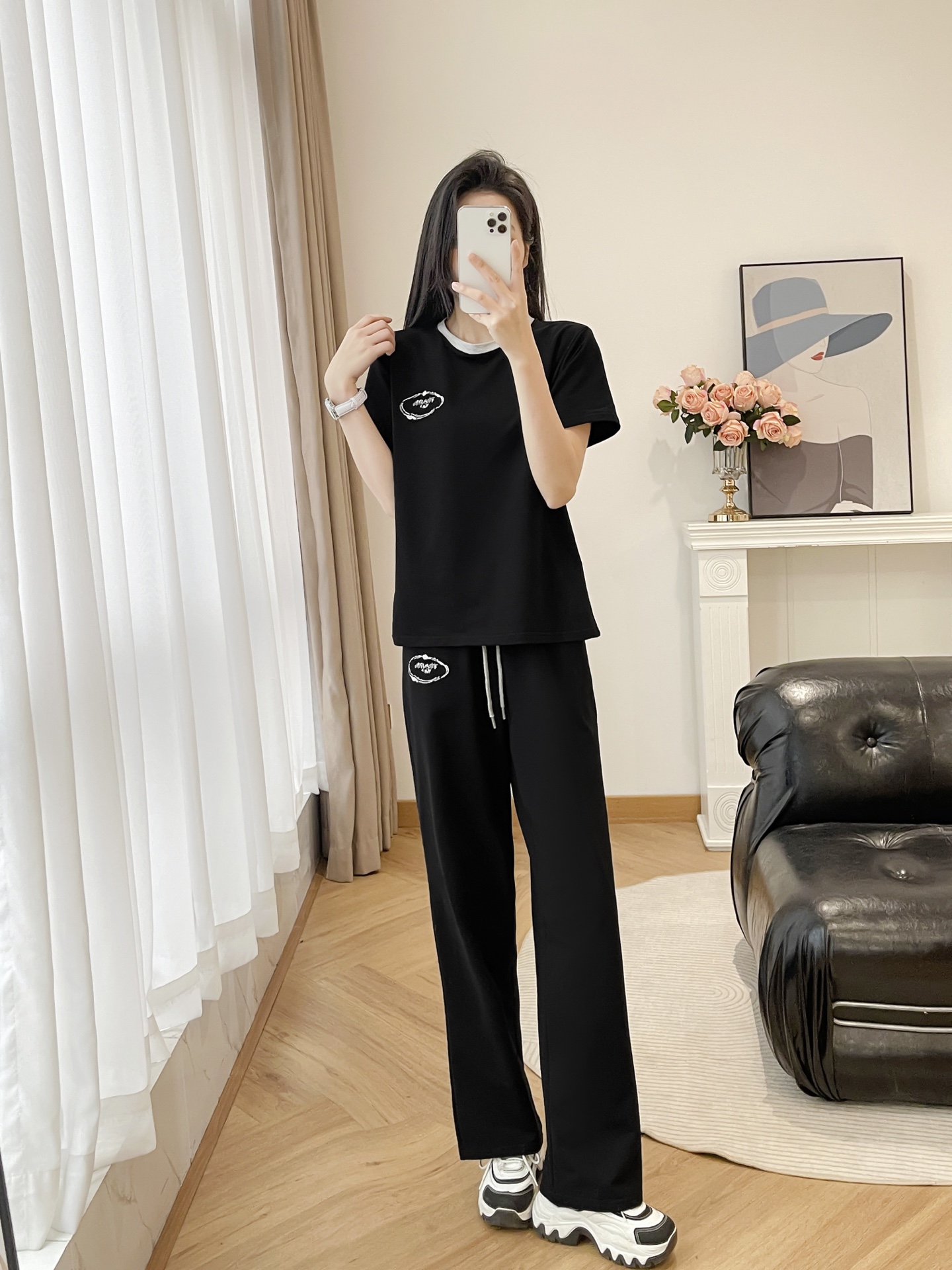 High-Quality Prada Women’s Suit: Cotton Fabric, Color Embroidery, Soft Waist Detail, Sizes SMLXL - 图片 5