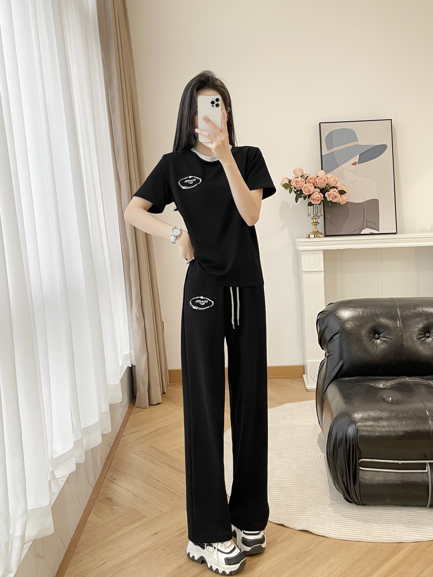 High-Quality Prada Women’s Suit: Cotton Fabric, Color Embroidery, Soft Waist Detail, Sizes SMLXL - 图片 4