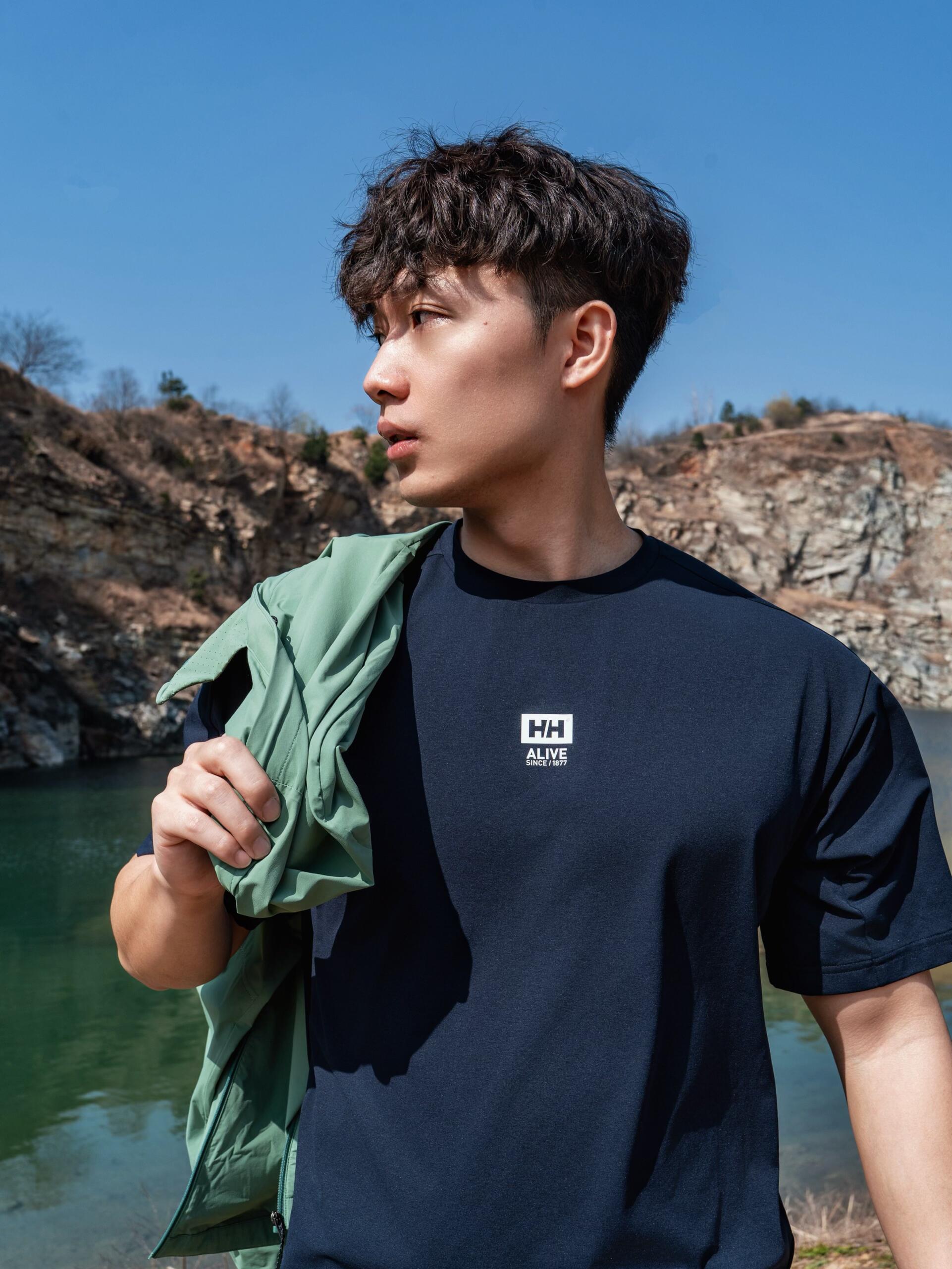 Alternative view of T-Shirt 04028
