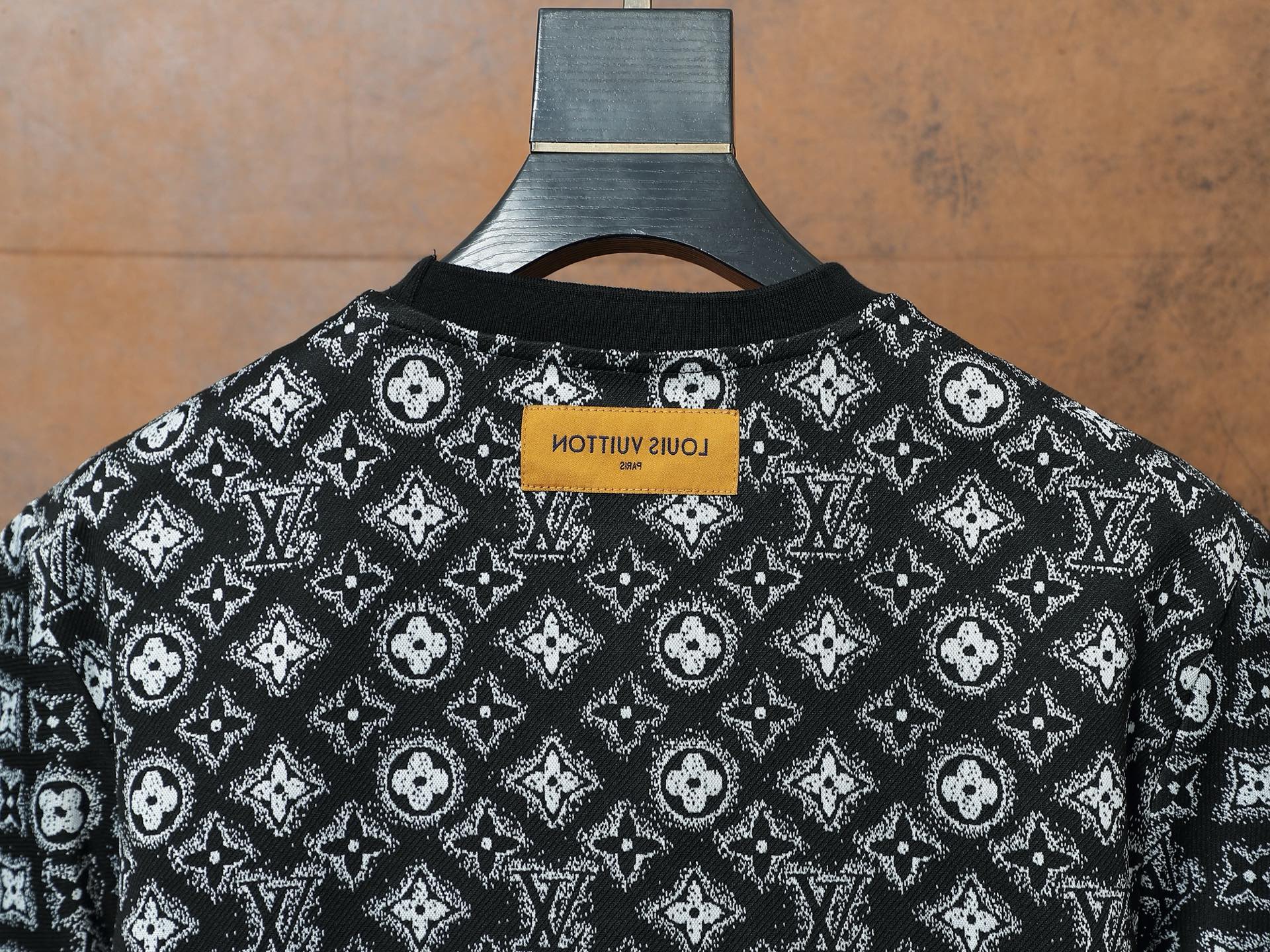 Louis Vuitton Conjunto Jacquard Monogram Negro, Moderno y Elegante 6 i1748065672876 2649 0 4