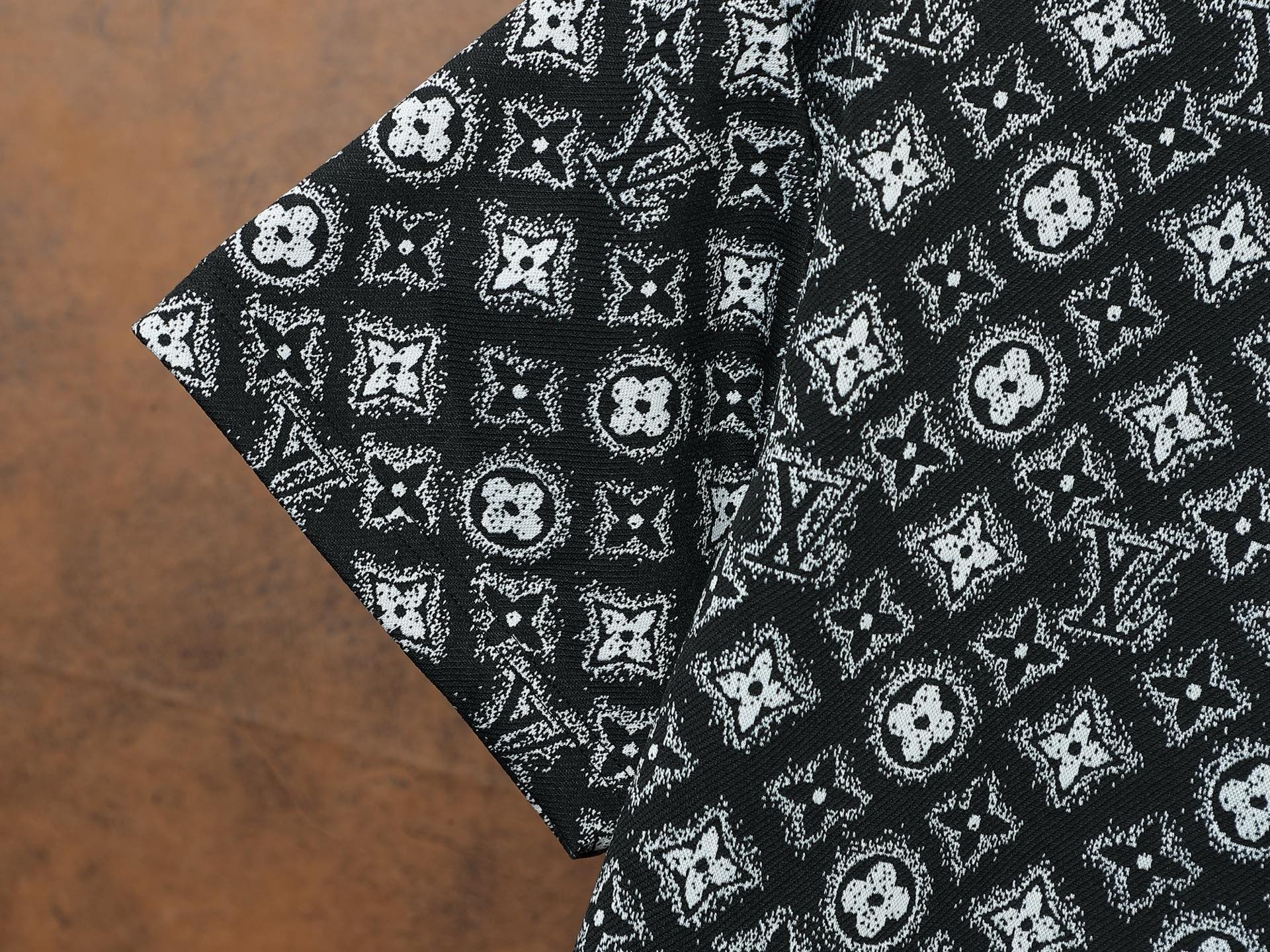 Louis Vuitton Conjunto Jacquard Monogram Negro, Moderno y Elegante 8 i1748065672881 9386 0 6