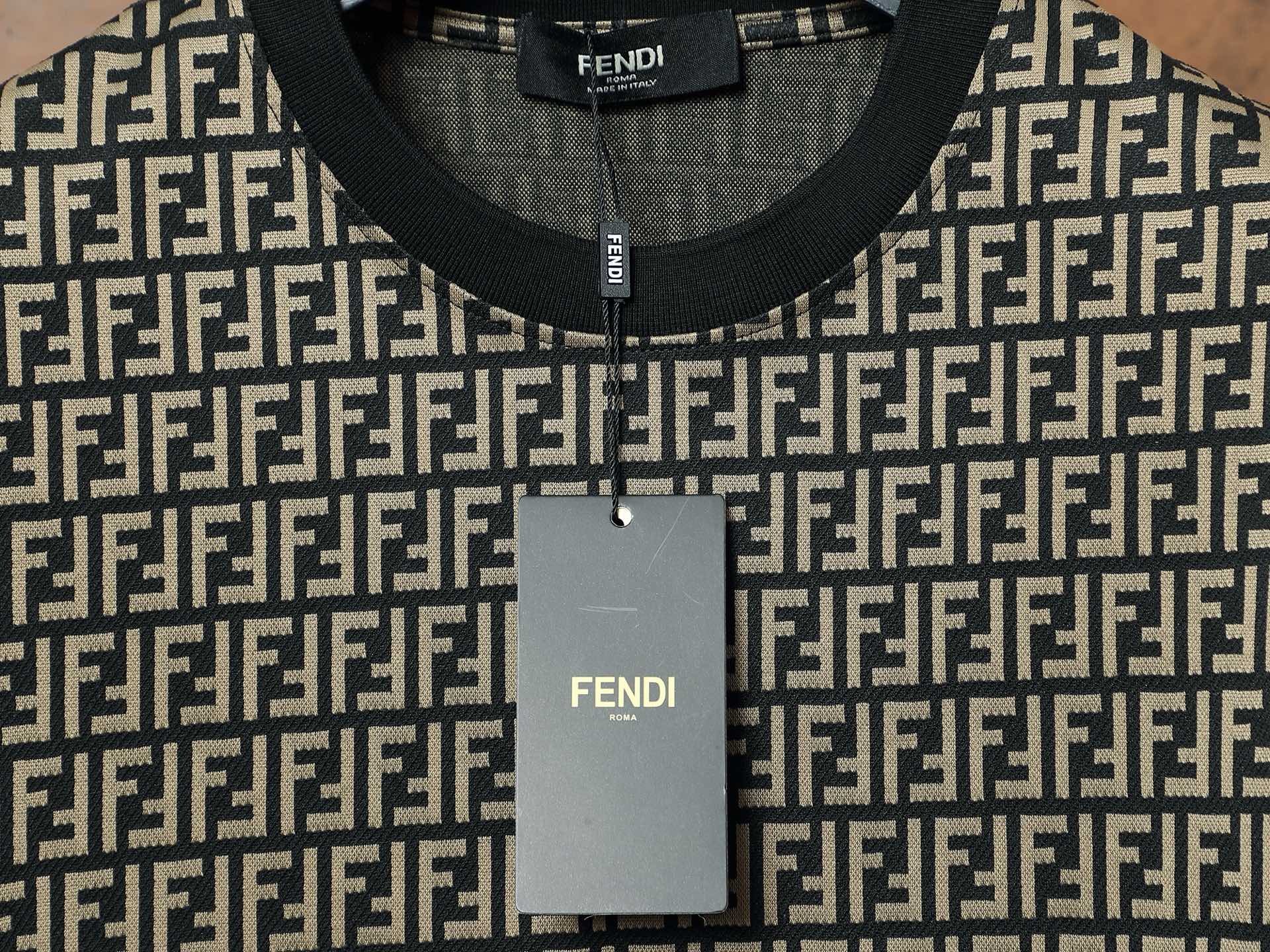 Fendi Conjunto de Punto con Monograma FF en Jacquard Marrón y Negro 5 i1748069366429 8573 0 3