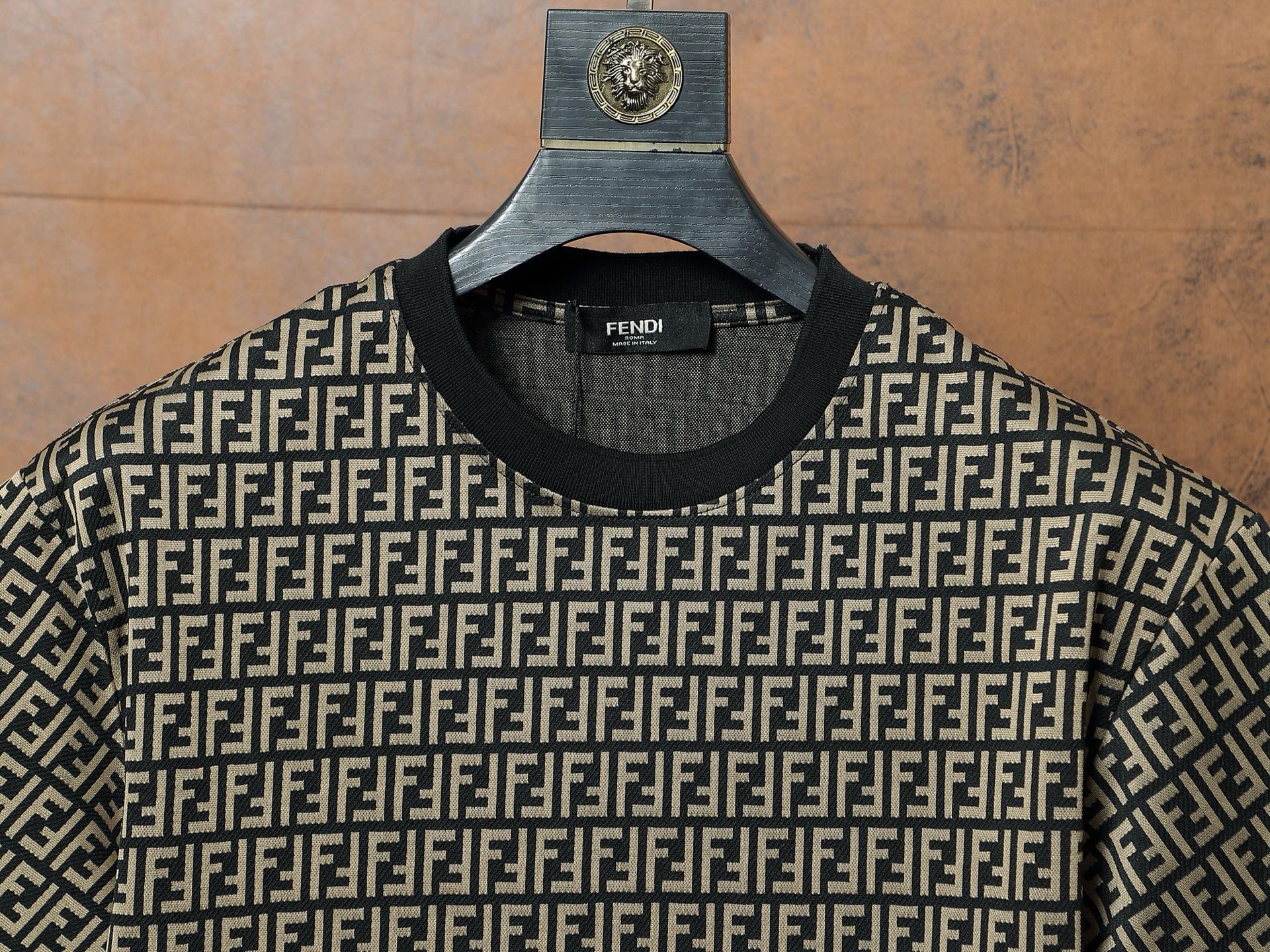 Fendi Conjunto de Punto con Monograma FF en Jacquard Marrón y Negro 6 i1748069366957 4501 0 4