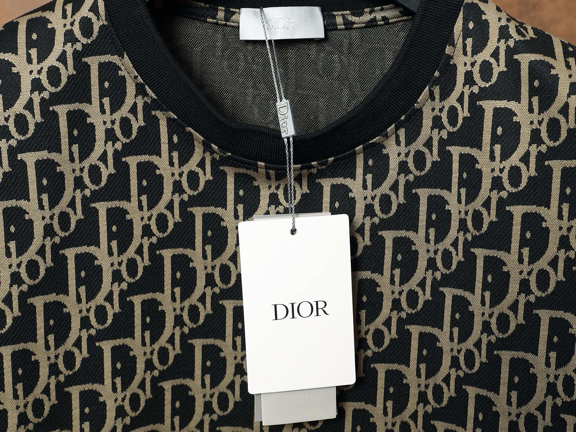 Dior Oblique Jacquard Set: French Romance Meets Modern Fashion 6 i1748070608423 1458 0 4