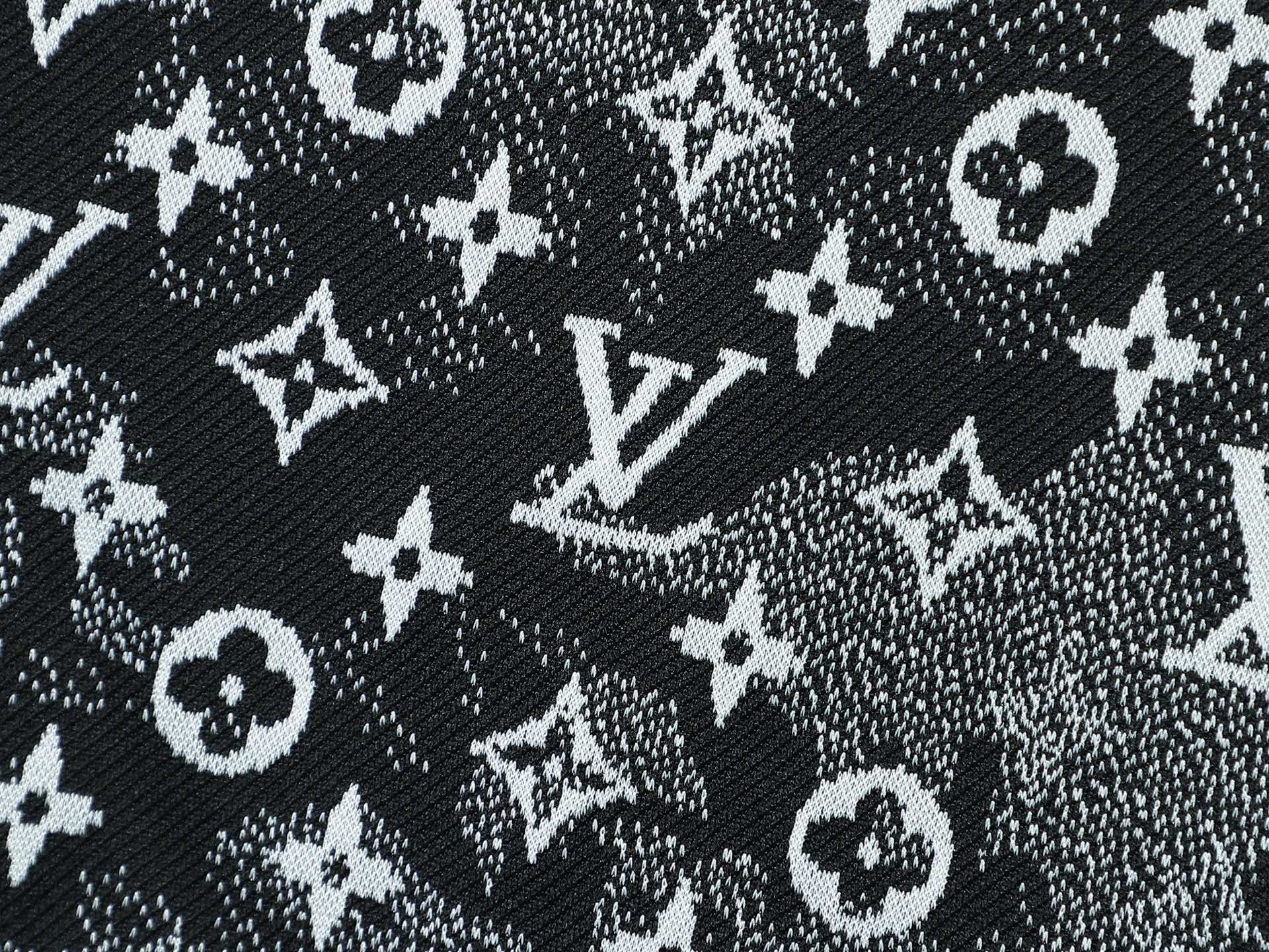 Louis Vuitton Monogram Jacquard Set - Camiseta y Pantalón Corto a Juego 11 i1748072033690 1265 0 9