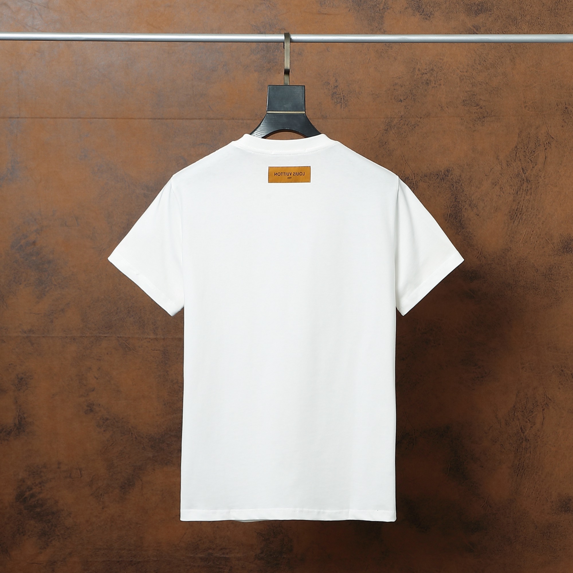 Louis Vuitton Camiseta Estampada con Logo Grande para Hombre - Diseño Moderno 3 i1748073098954 9806 0 1
