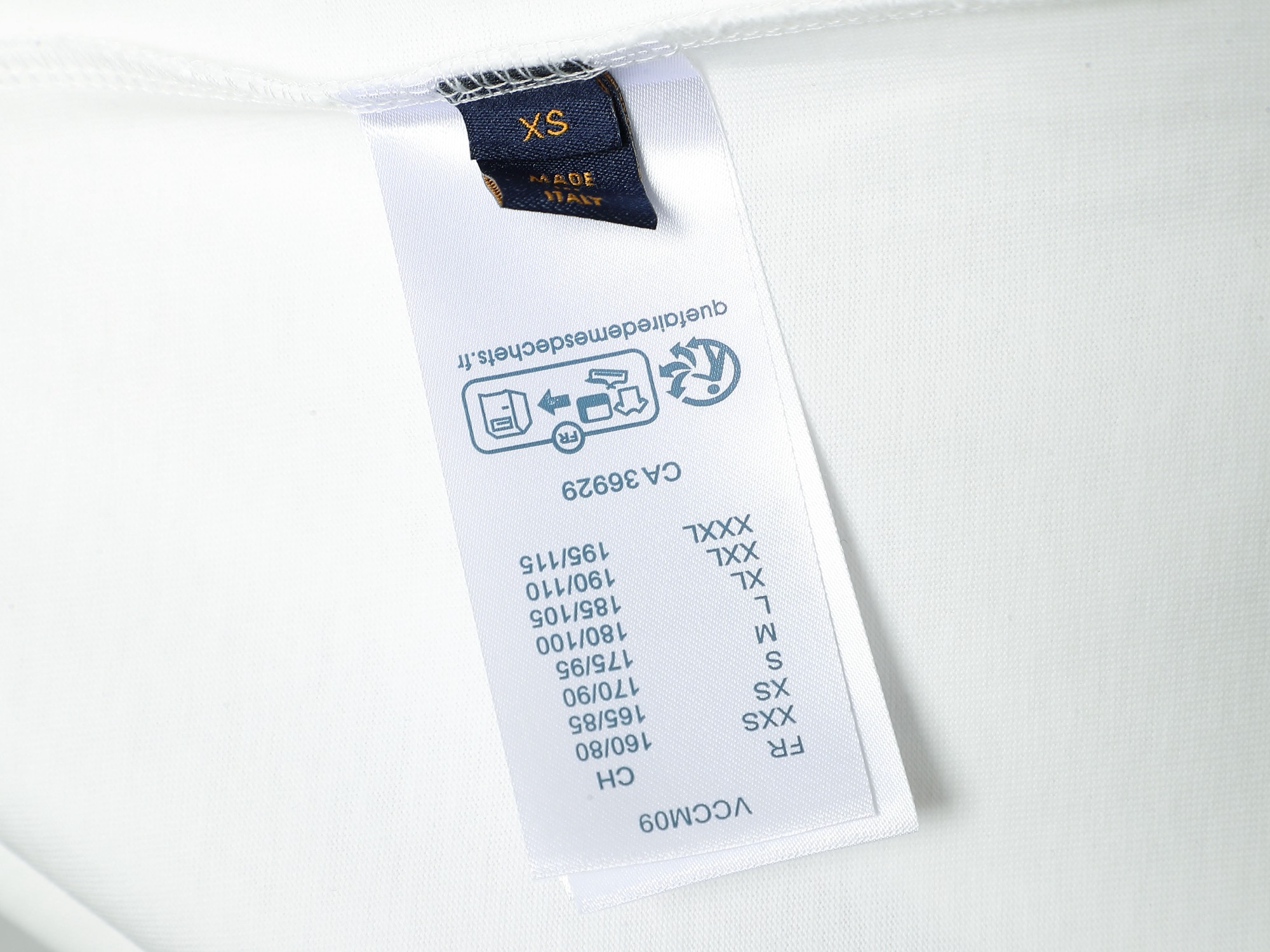 Louis Vuitton Camiseta Estampada con Logo Grande para Hombre - Diseño Moderno 13 i1748073099664 6743 0 11
