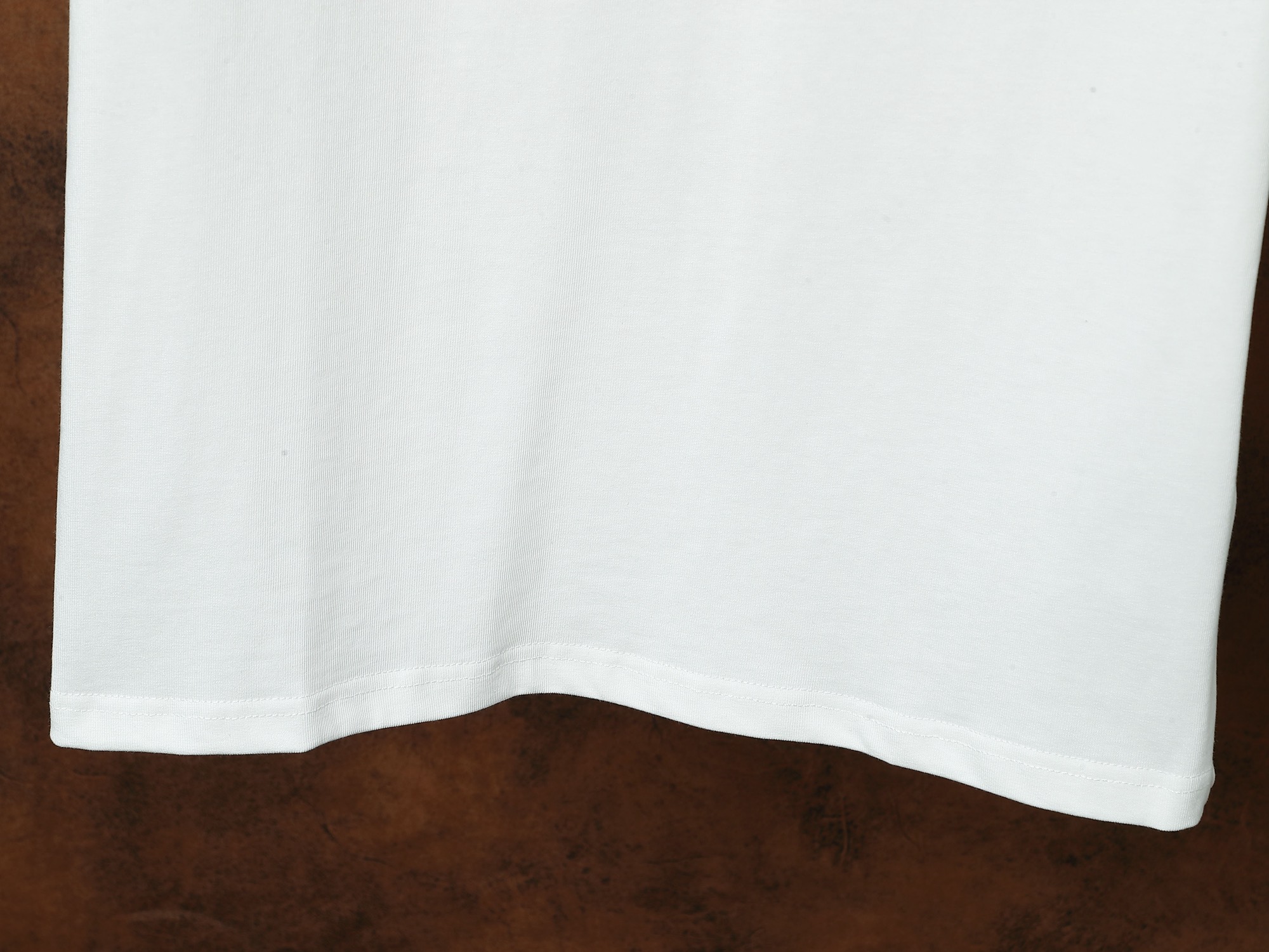 Louis Vuitton Camiseta Estampada con Logo Grande para Hombre - Diseño Moderno 11 i1748073099667 5692 0 9