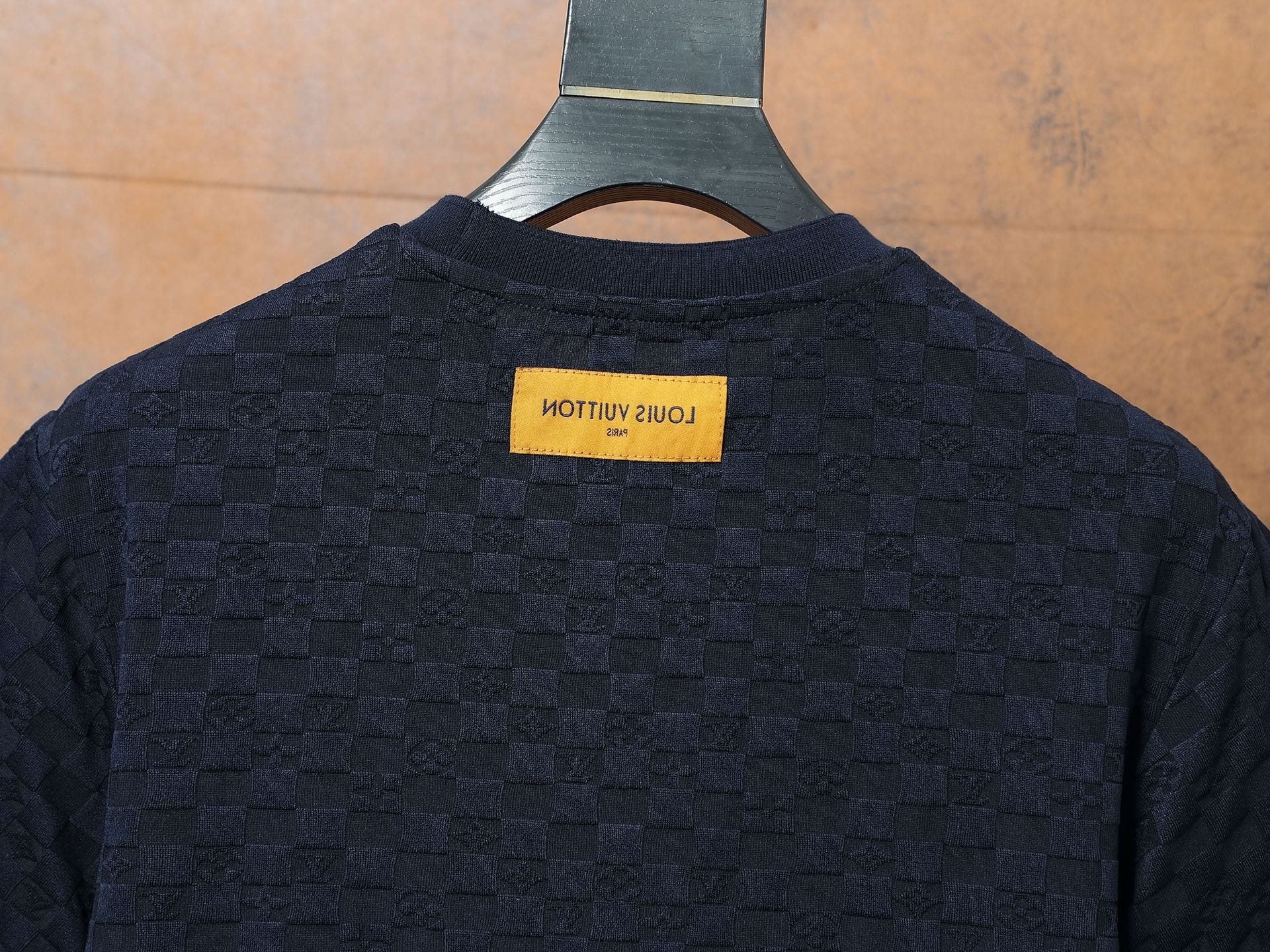 Louis Vuitton Camiseta de Manga Corta con Logo Jacquard en Cuatro Colores 7 i1748107657685 7712 0 5