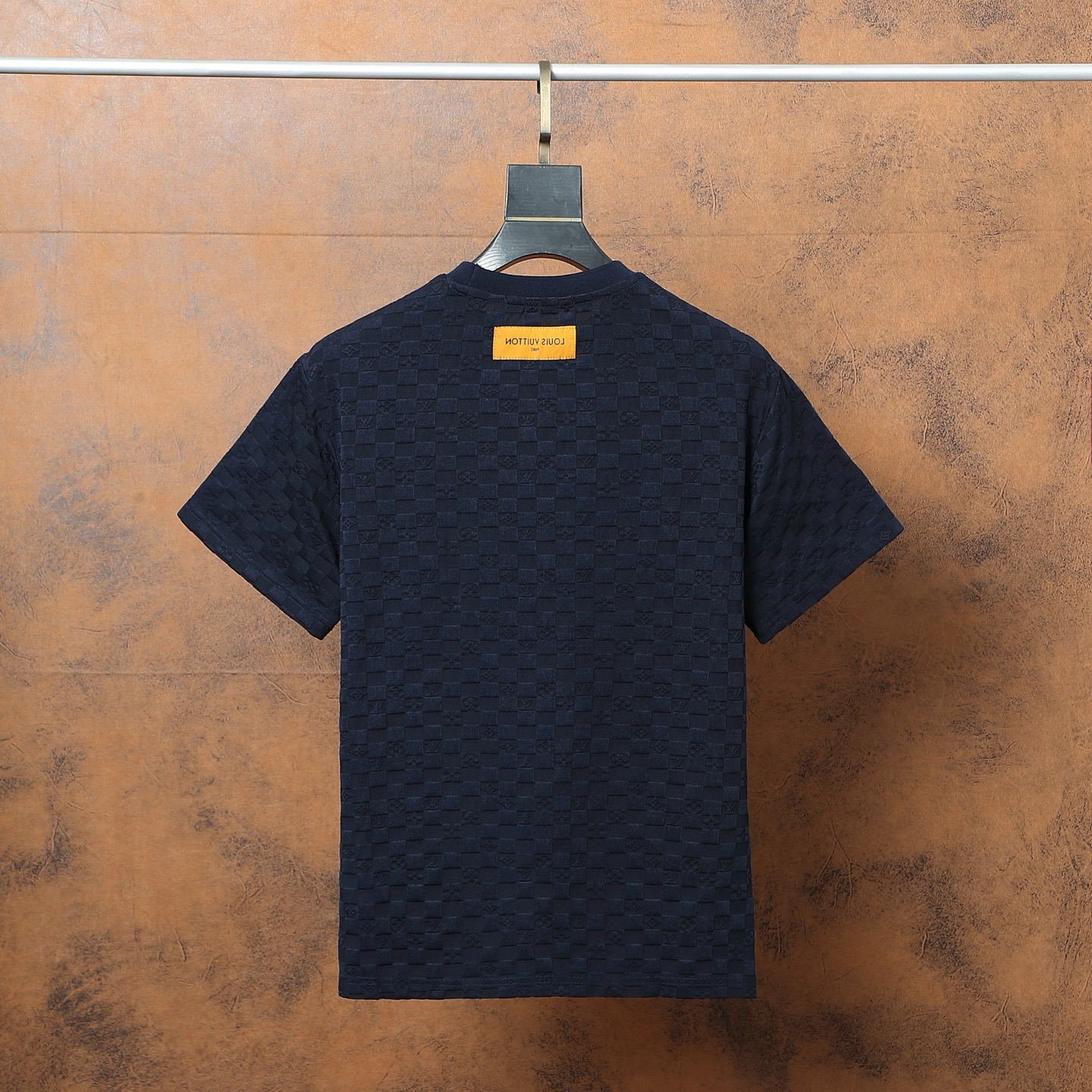 Louis Vuitton Camiseta de Manga Corta con Logo Jacquard en Cuatro Colores 4 i1748107658217 7185 0 2