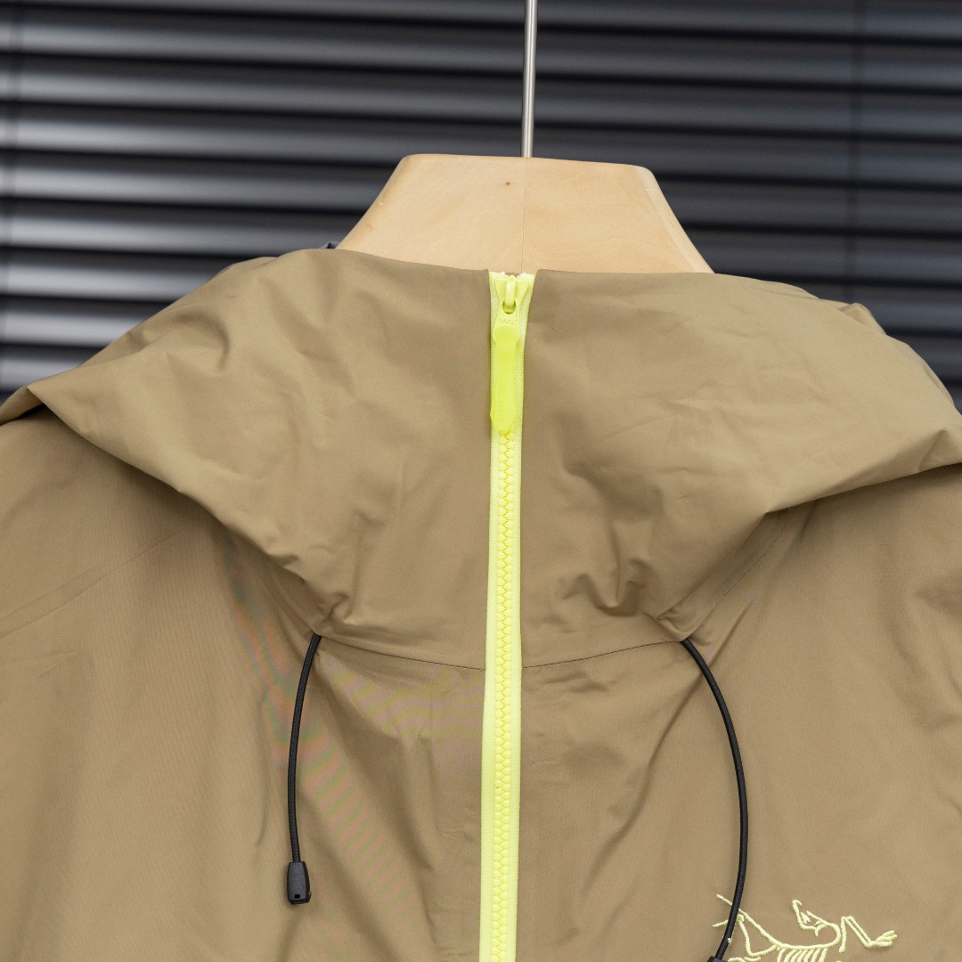 Chaqueta Ligera Arcteryx Beta: Impermeable, Transpirable y con Capucha 4 o 1j1qukk7ueum8dv1t5i8rj1m1a1