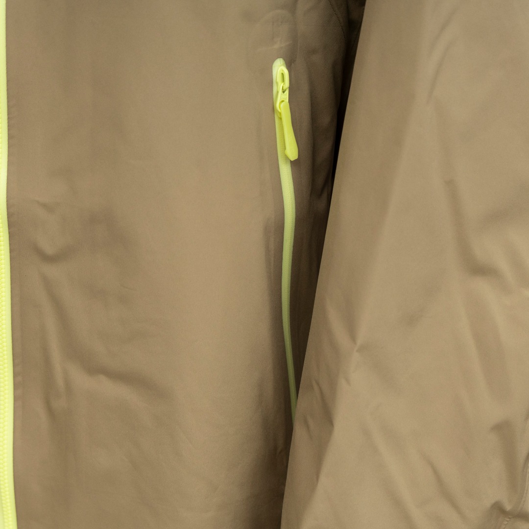 Chaqueta Ligera Arcteryx Beta: Impermeable, Transpirable y con Capucha 8 o 1j1qukk7v1i76o1q1g0b1d5q1p3n5