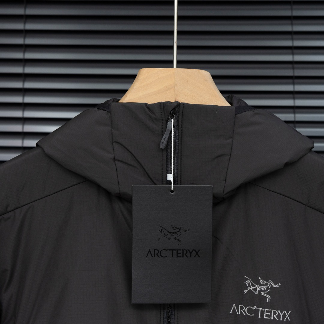 Chaqueta con Capucha Arcteryx Atom SL: Ligera, Resistente al Viento y al Agua 4 o 1j7799a9e1dtck1p1ctk20na2g2