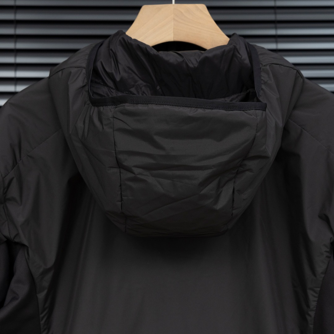 Chaqueta con Capucha Arcteryx Atom SL: Ligera, Resistente al Viento y al Agua 5 o 1j7799a9g108f1aih1kv91cq815o8a