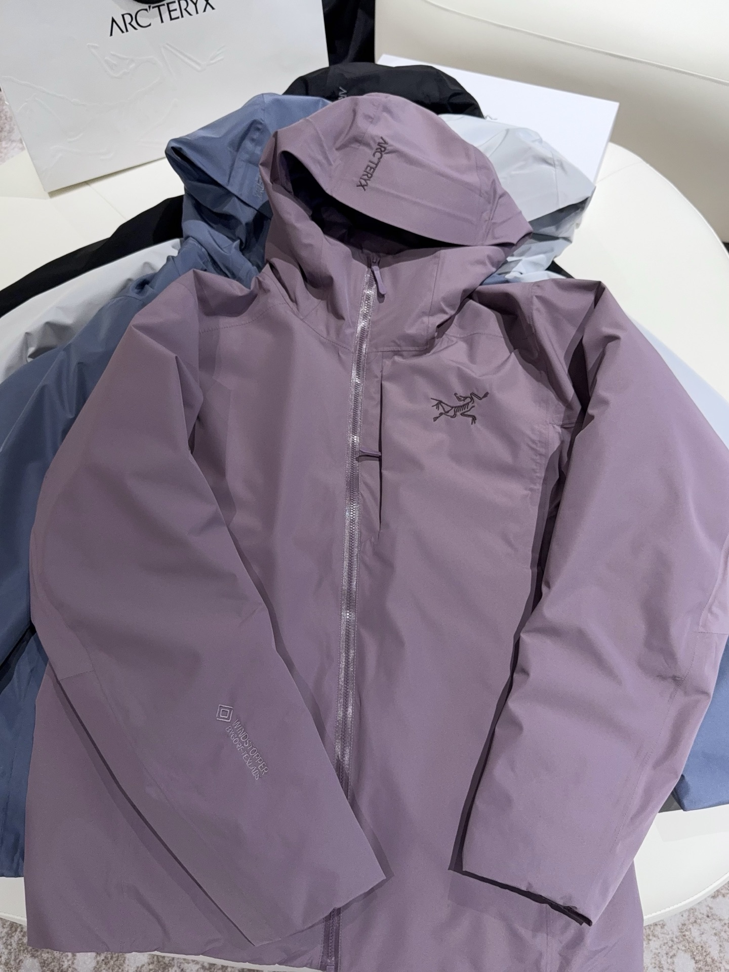 NO:730792,Hermès in the outdoor world!  !  The solano series is a must-have for everyone, and everyone should try it out in one piece!  !  Bird channels never need to be questioned!  !  The most serious trade list on the entire Internet!  Quick to understand and easy to follow. Can be worn by both men and women!  It’s going to be cooler next week!  !  I really need to arrange my down jacket, hermes, down jacket,19860909户外界的爱马仕！！ 吃土必入的solano系列,人手一件去冲！！ 鸟的渠道从来不需要质疑！！全网最最最顶 正儿八经的贸易单！懂的速度跟好 男女都可穿！下周大降温了！！ 羽绒服真的要安排起来啦,,hermes,down jacket,,Women's clothing